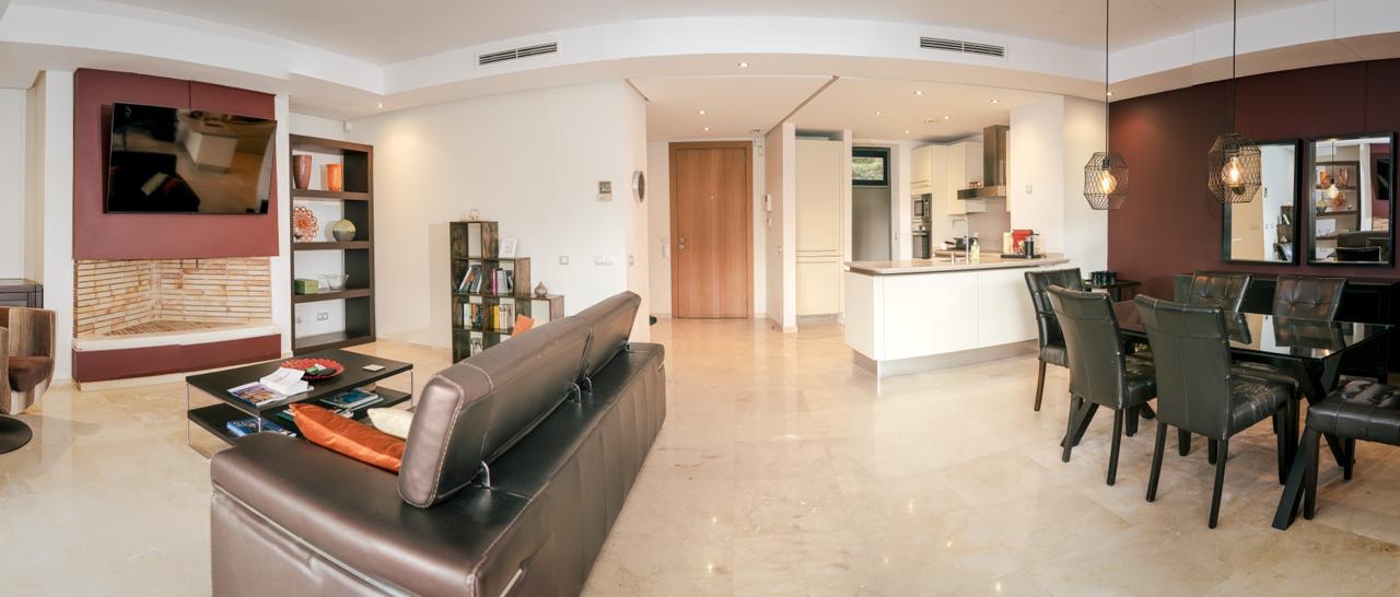 Casa Adosada de 2 Dormitorios en venta en Sierra Blanca, Marbella