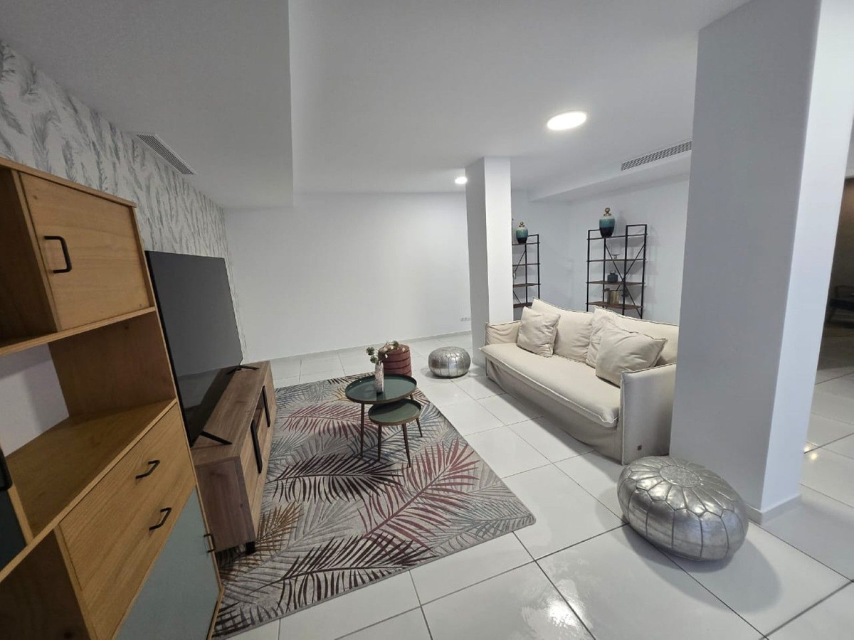 Casa de 4 Dormitorios y 4 Baños en venta en Benalmádena