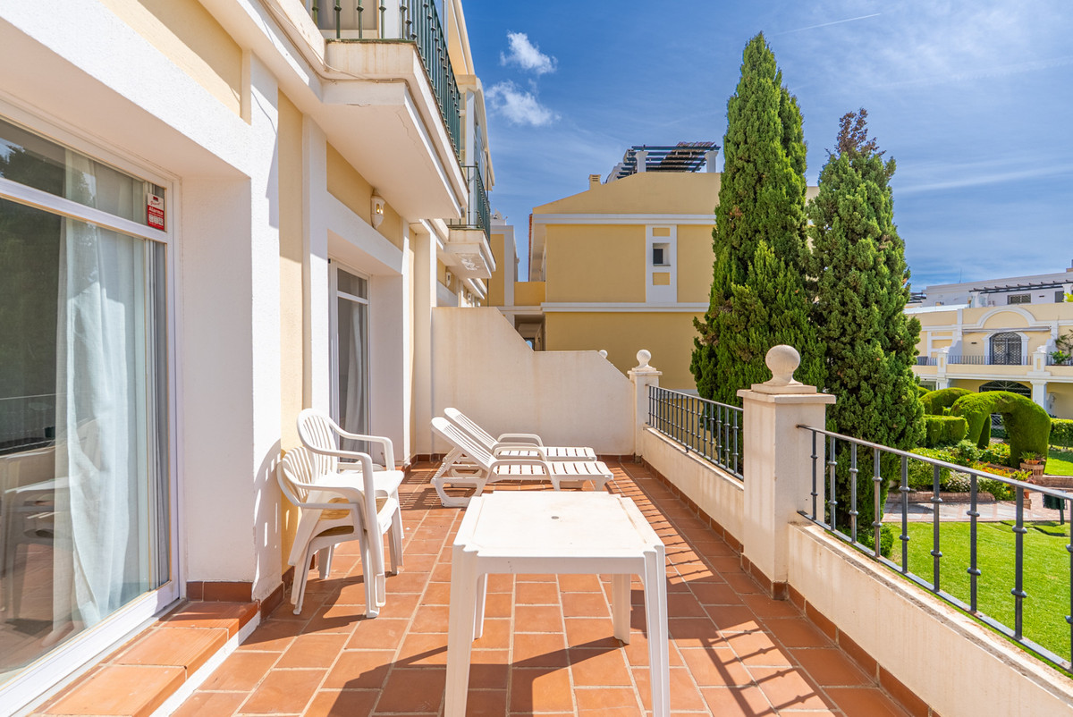 Piso de 3 Dormitorios en venta en Nueva Andalucía, Marbella