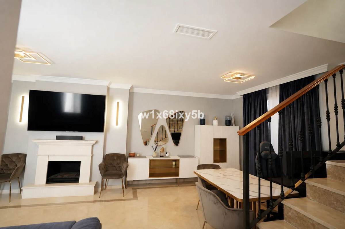 Casa de 2 Dormitorios en venta en Nueva Andalucía, Marbella