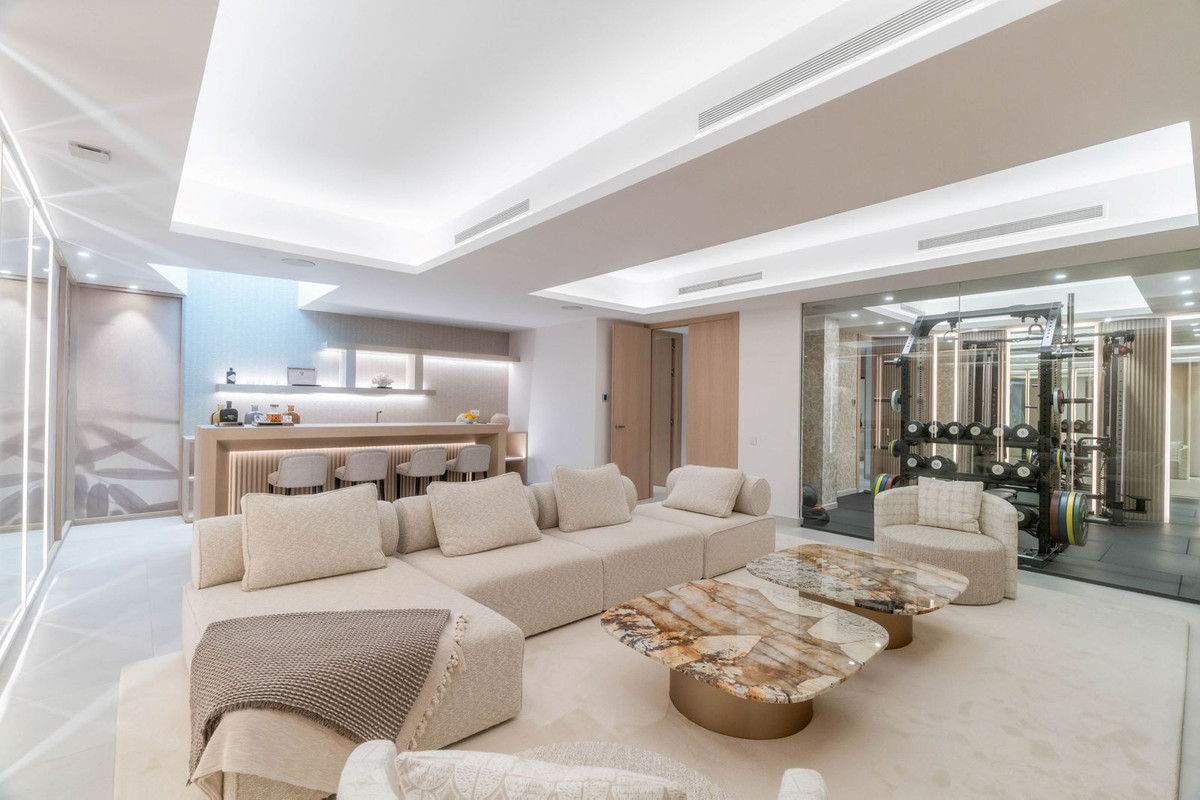 Casa de 3 Dormitorios en venta en Nueva Andalucía, Marbella