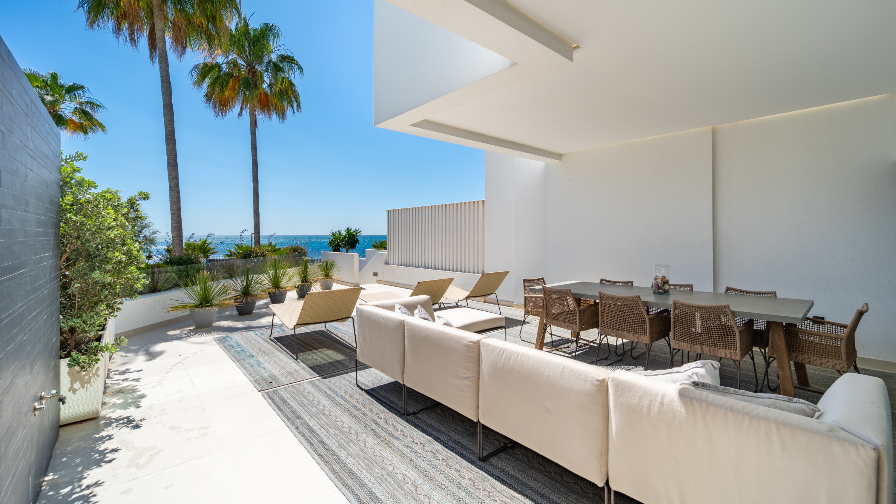 Casa de 4 Dormitorios en venta en La Alqueria, Estepona