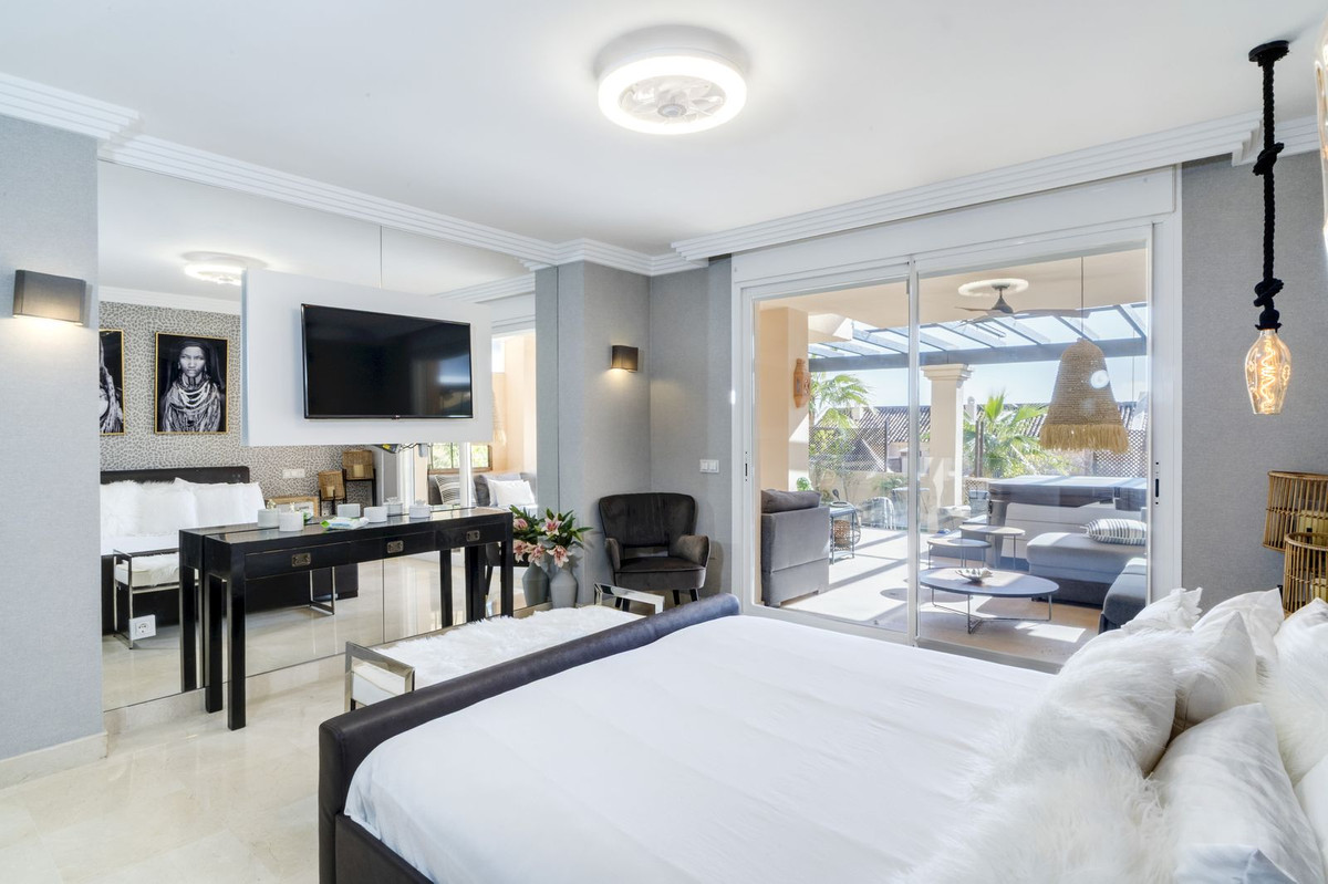 Piso de 2 Dormitorios en alquiler vacacional en Nueva Andalucía, Marbella