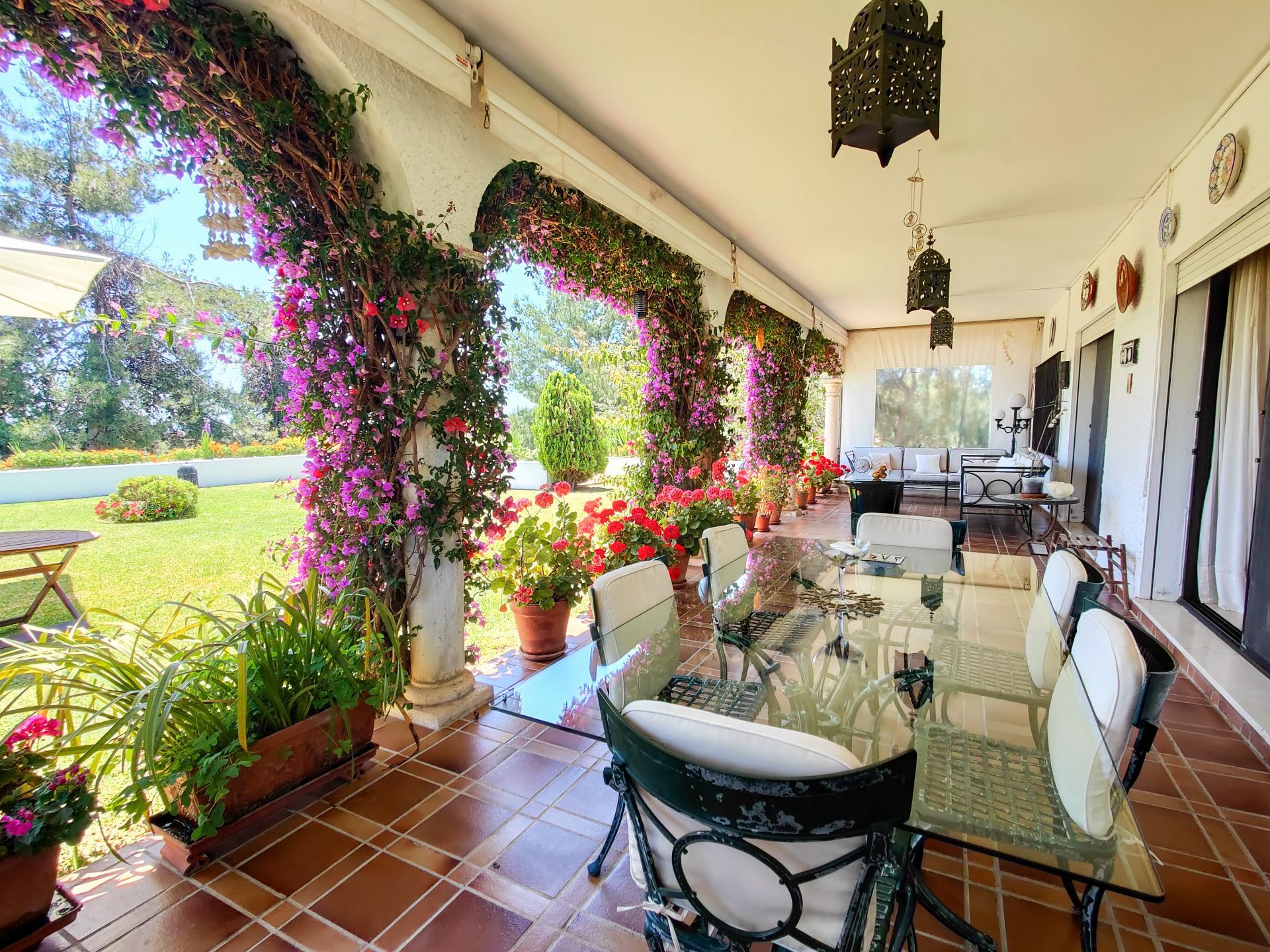 Casa de 5 Dormitorios y 6 Baños en venta en Marbella