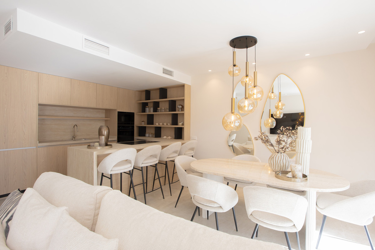 Ático de 4 Dormitorios en venta en Nueva Andalucía, Marbella