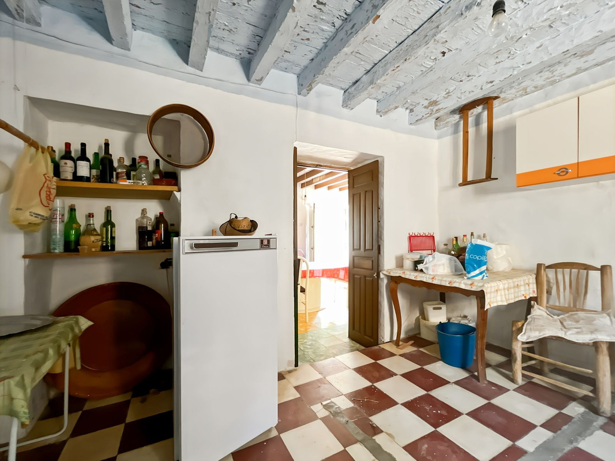 Finca de 5 Dormitorios y 1 Baño en venta en Málaga