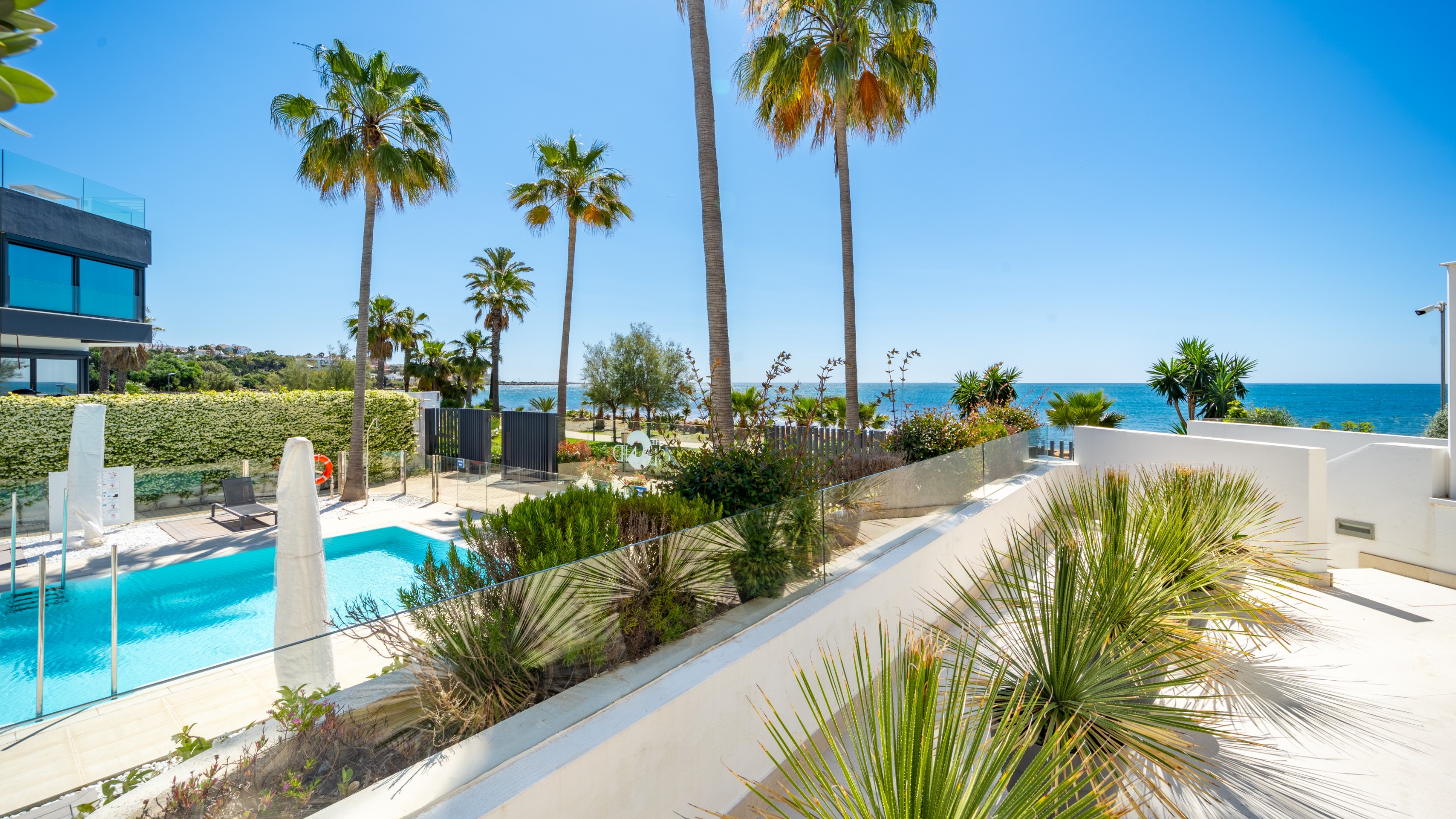 Casa de 4 Dormitorios en venta en La Alqueria, Estepona