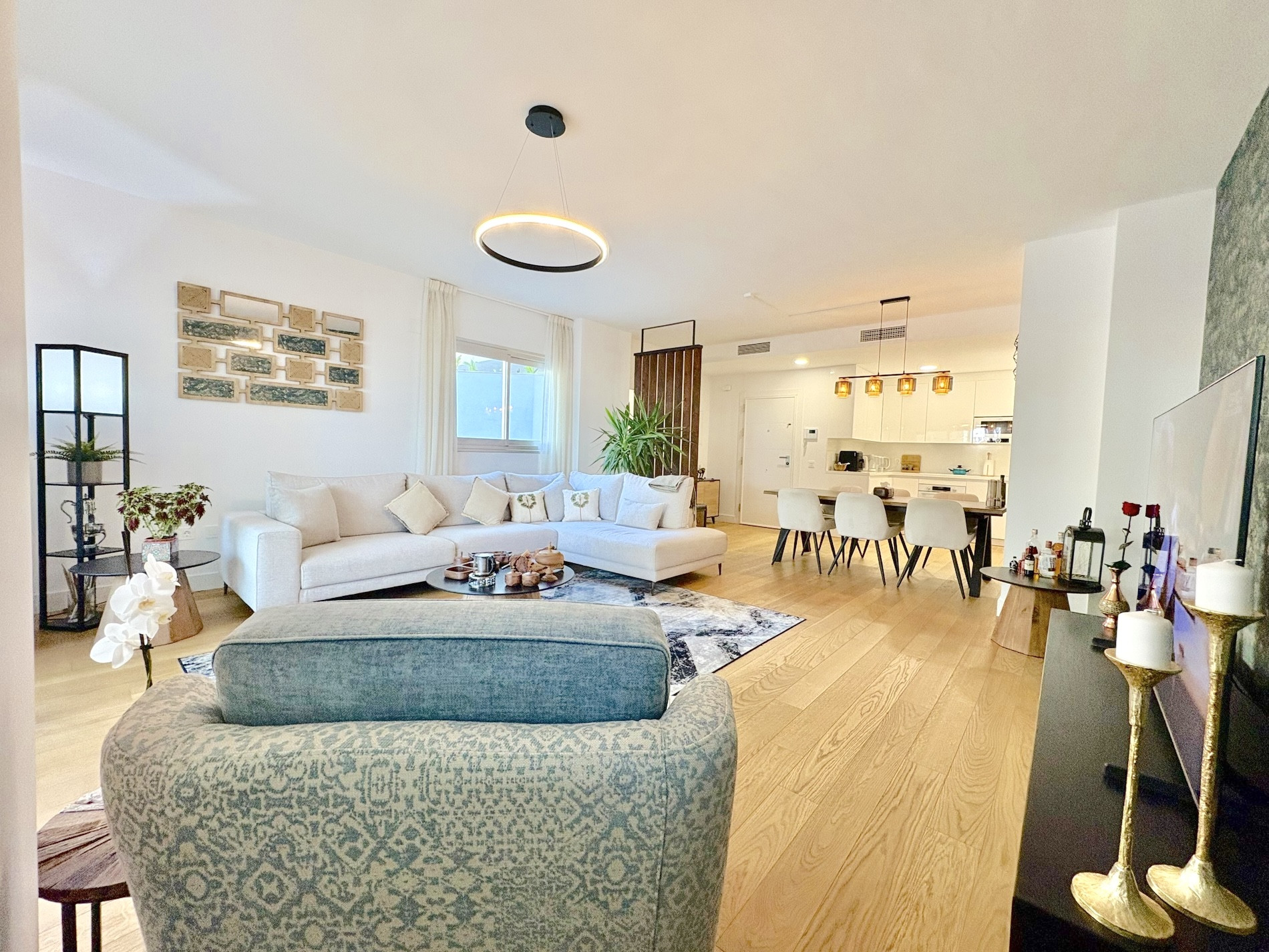 Piso de 2 Dormitorios y 2 Baños en venta en El Faro, Mijas