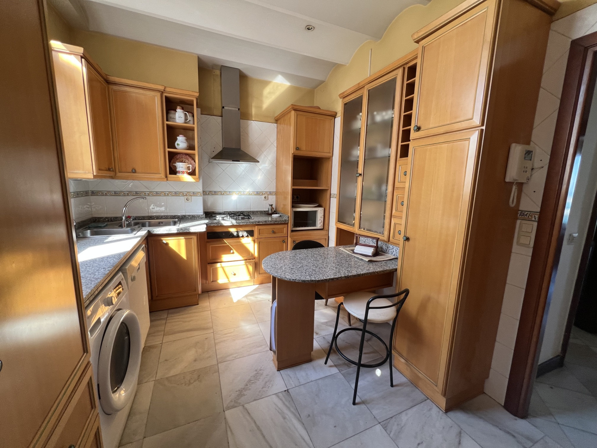 Ático de 5 Dormitorios y 2 Baños en venta en Málaga Centro