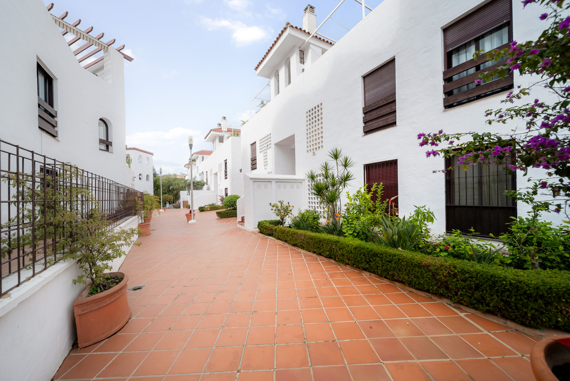 Piso de 2 Dormitorios y 2 Baños en venta en Nueva Andalucía, Marbella