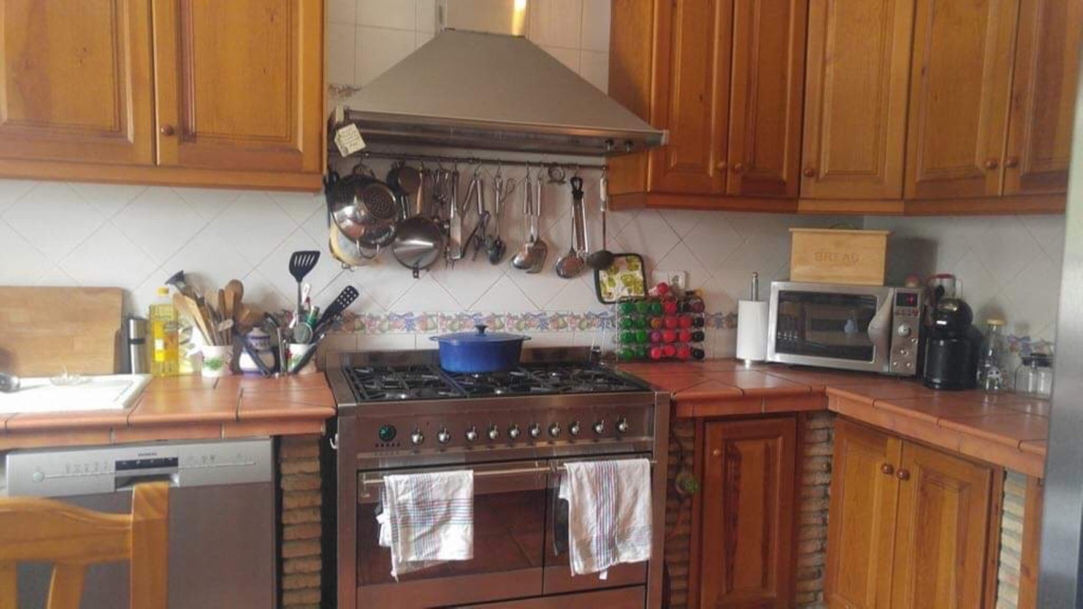 Finca de 4 Dormitorios en venta en El Burgo