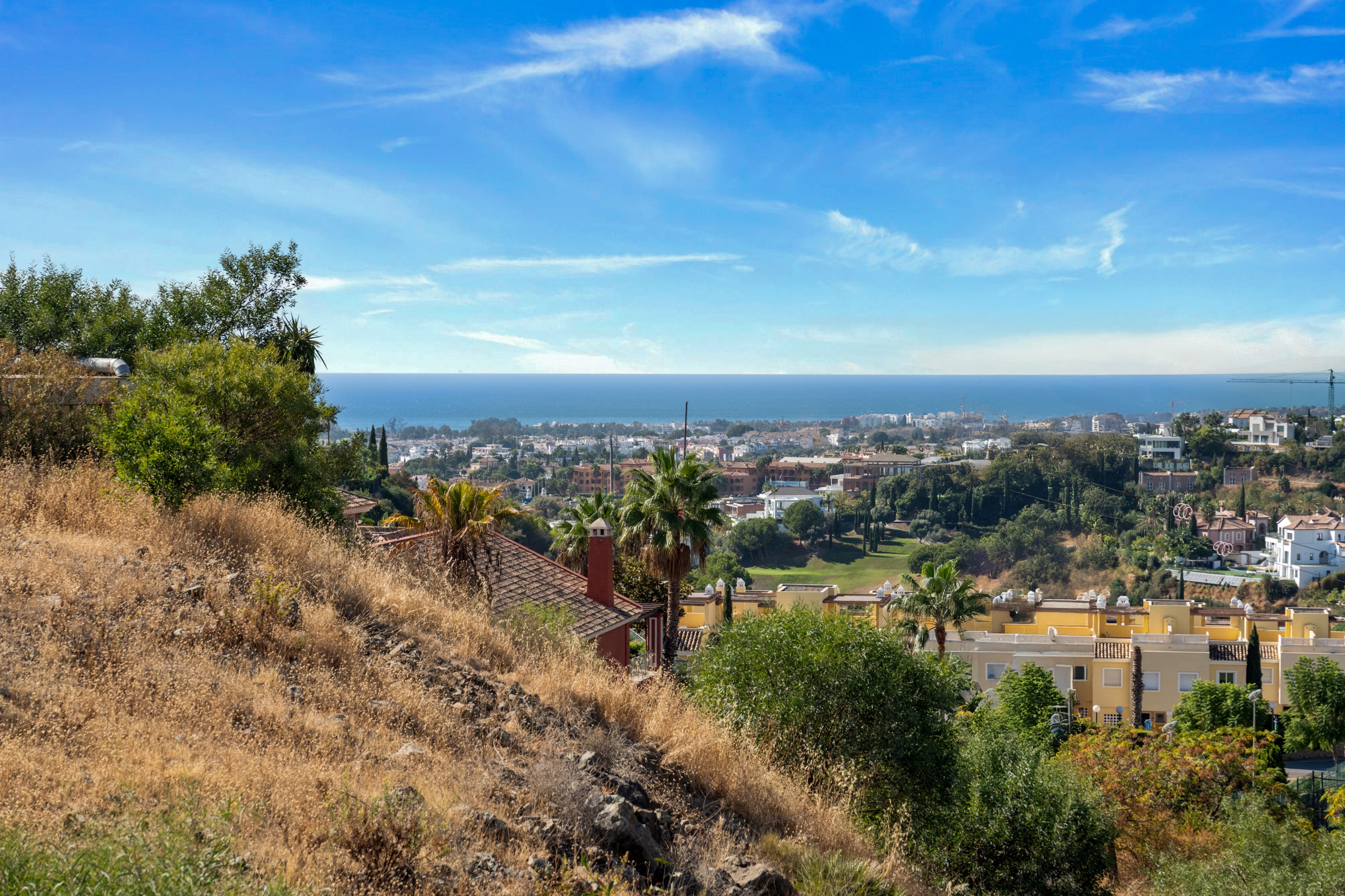 Piso de 3 Dormitorios y 2 Baños en venta en El Paraiso Alto, Benahavís