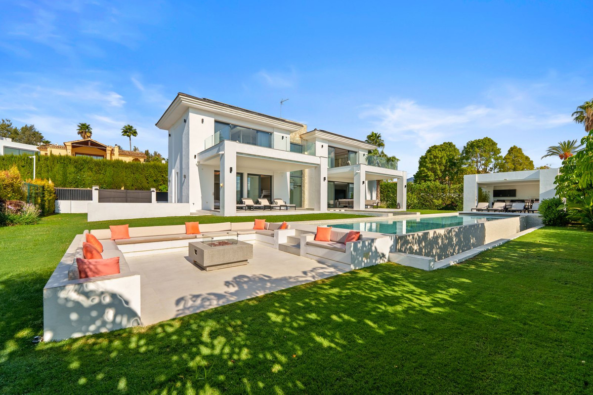 Casa de 6 Dormitorios en venta en Benahavís