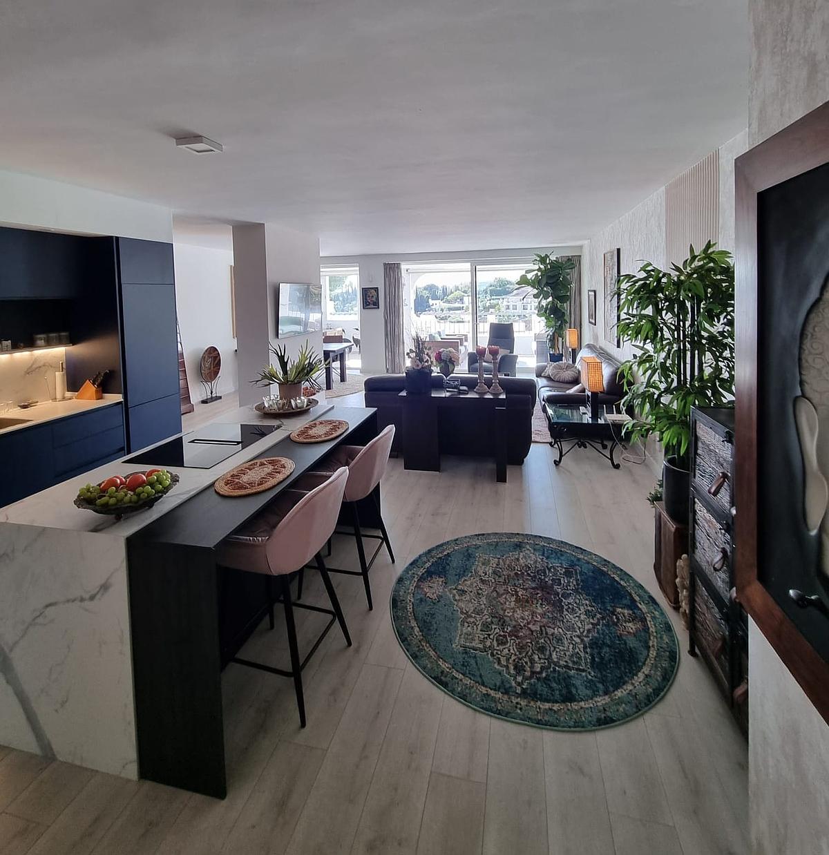 Piso de 2 Dormitorios y 2 Baños en venta en Benahavís