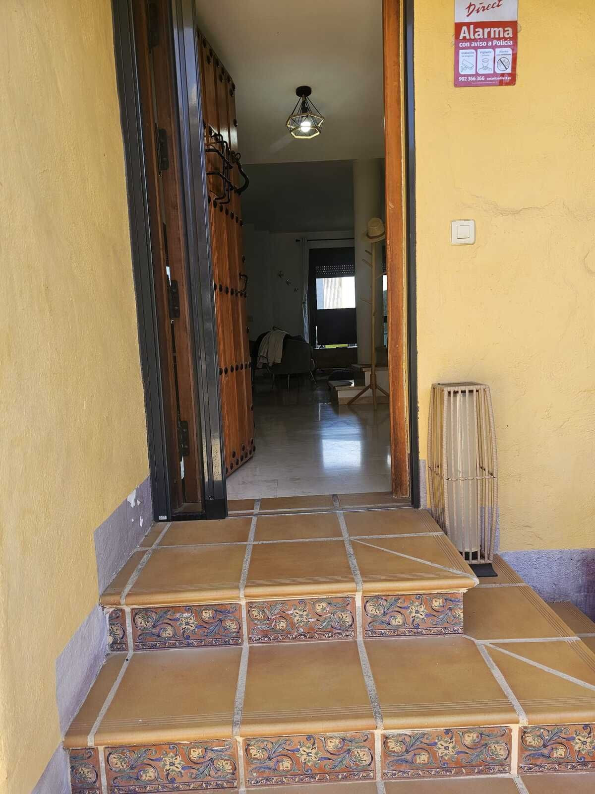 Casa Adosada de 3 Dormitorios y 3 Baños en venta en Estepona