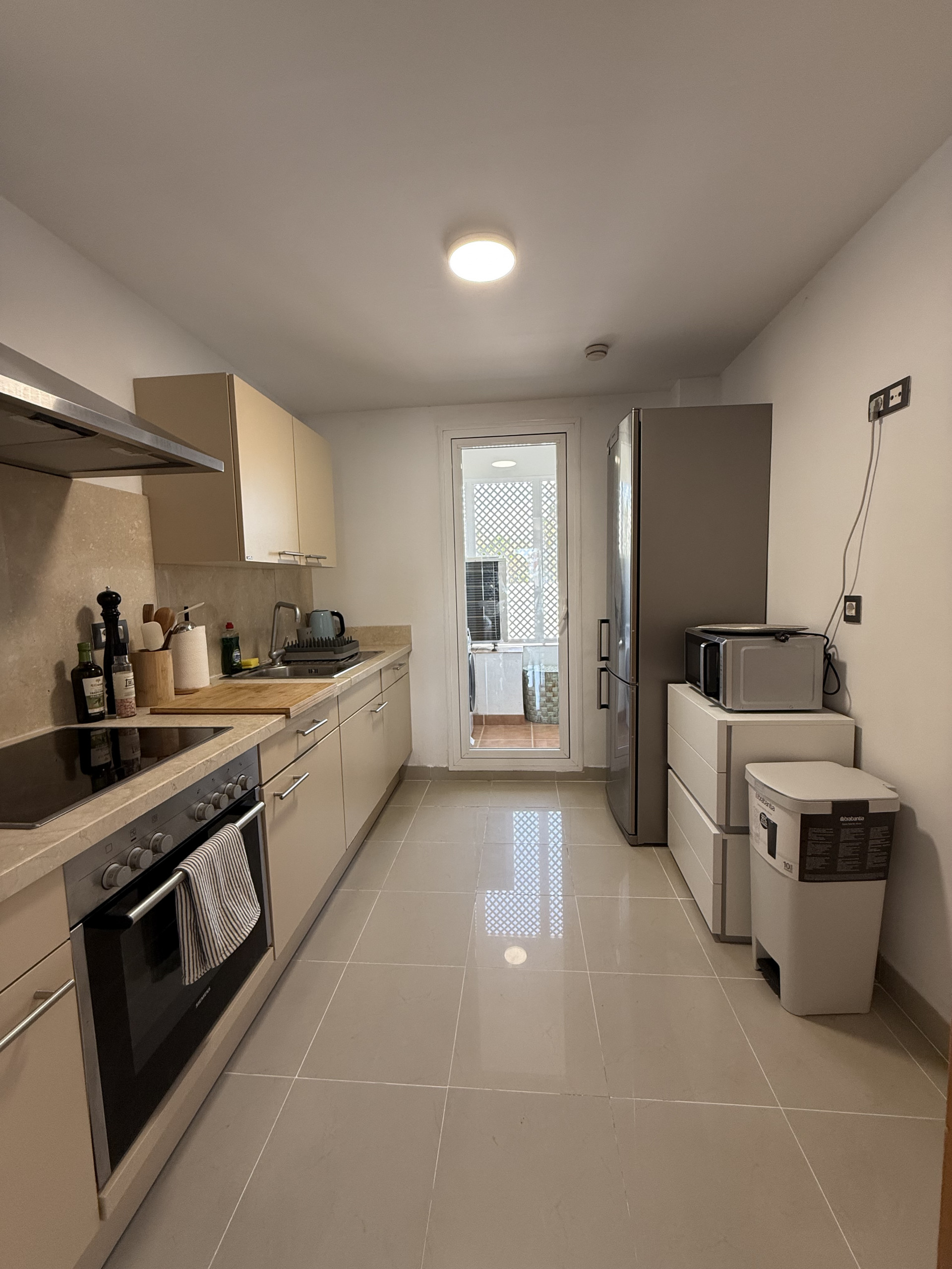 Piso de 2 Dormitorios y 2 Baños en venta en El Paraíso, Estepona