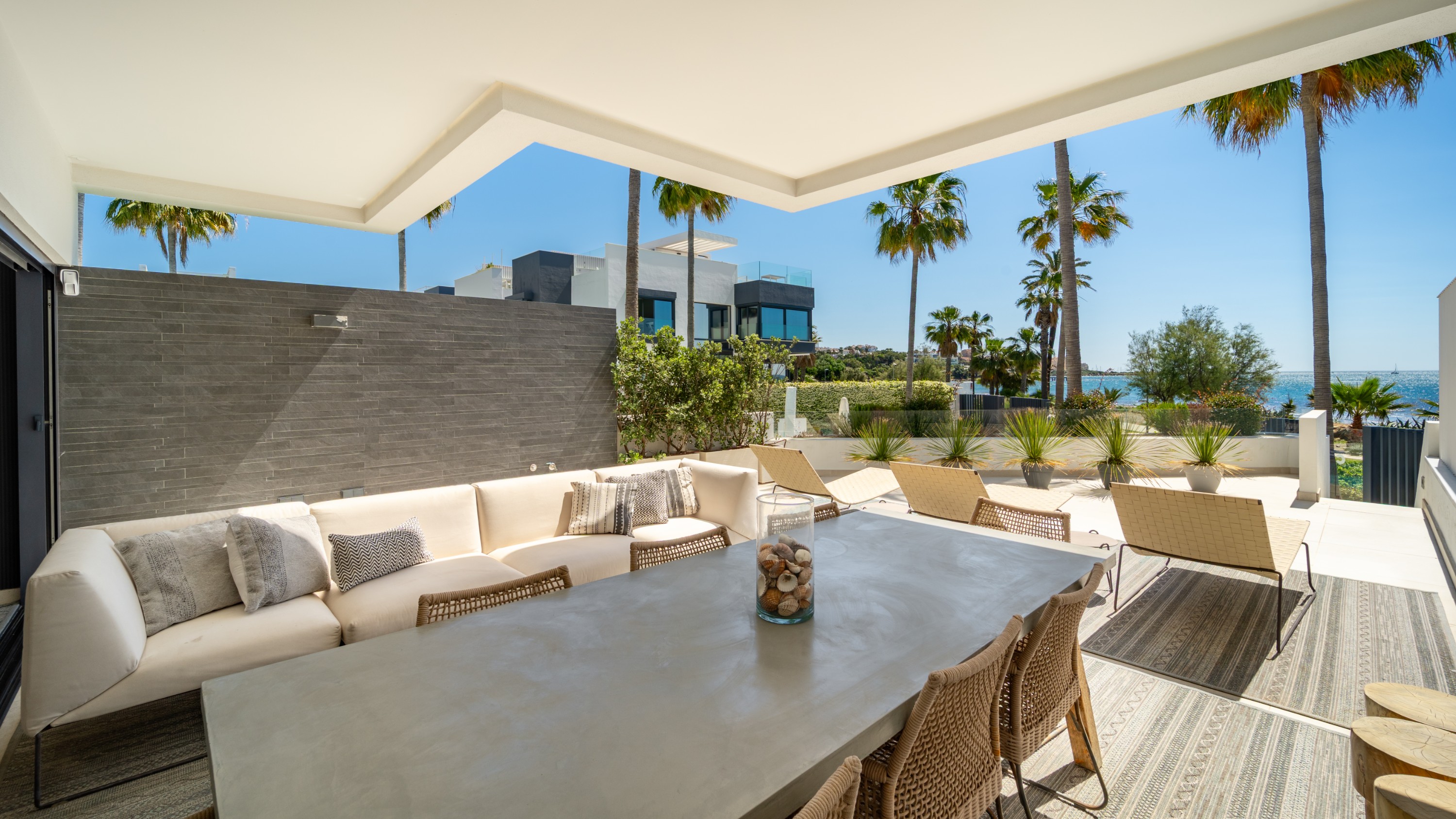 Casa de 4 Dormitorios en venta en La Alqueria, Estepona
