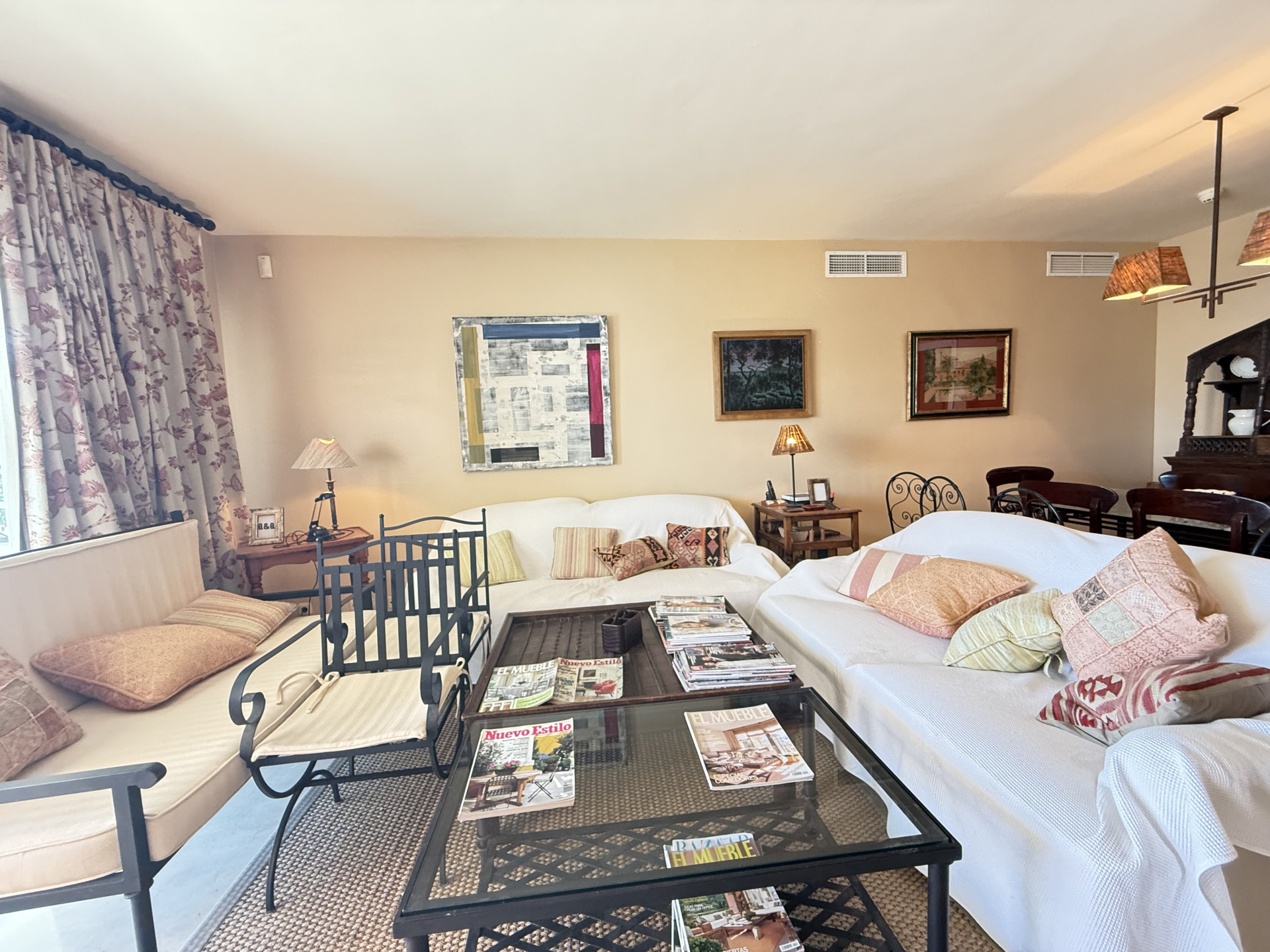 Piso de 3 Dormitorios y 2 Baños en venta en Estepona