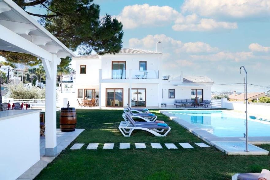 Casa de 7 Dormitorios en venta en Málaga