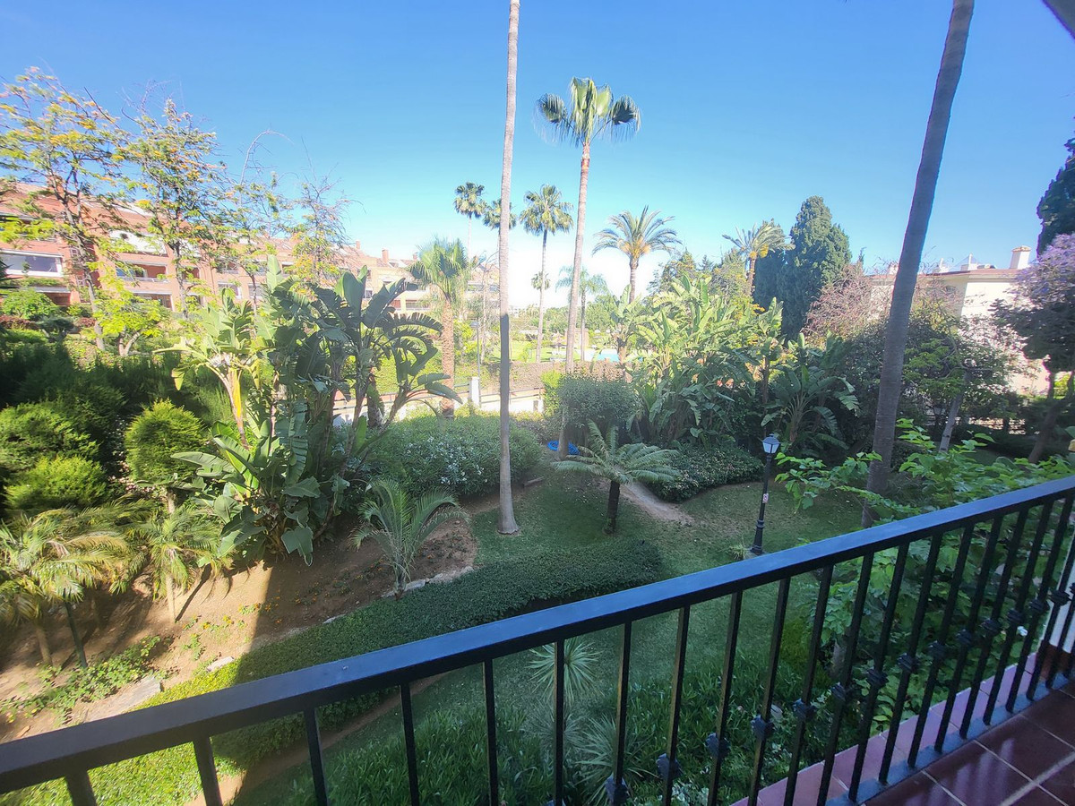 Piso de 1 Dormitorio en venta en Nagüeles, Marbella
