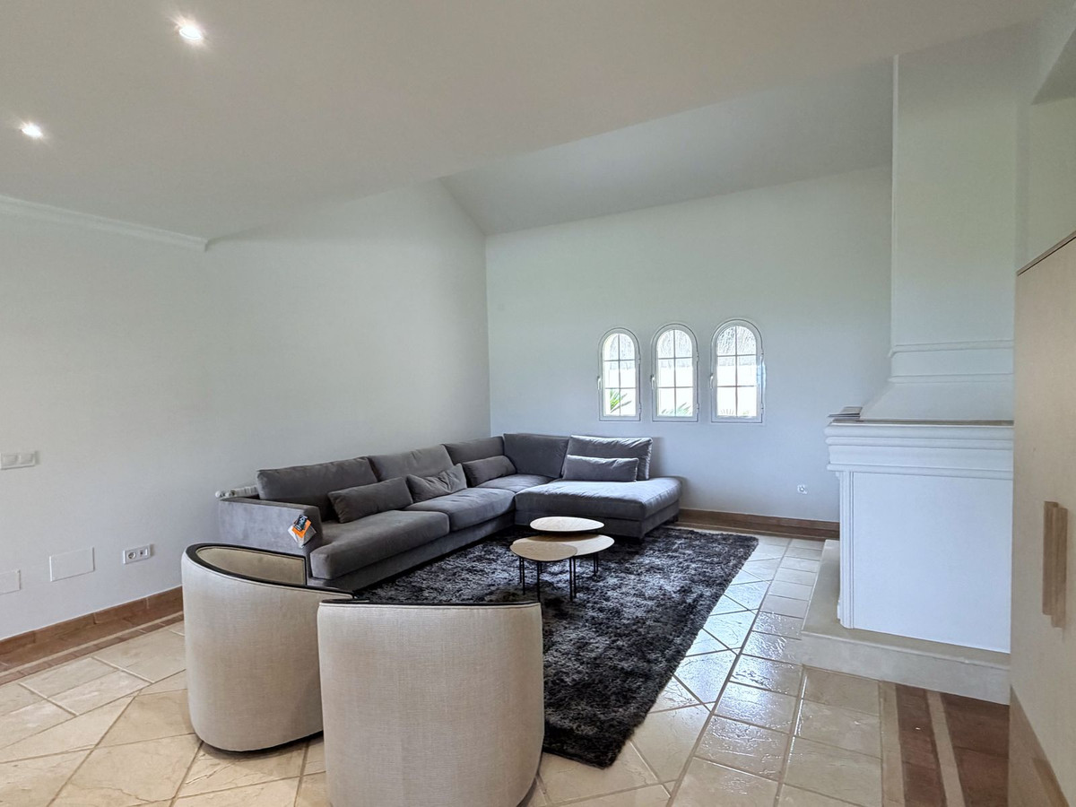 Casa de 5 Dormitorios en alquiler en El Paraíso