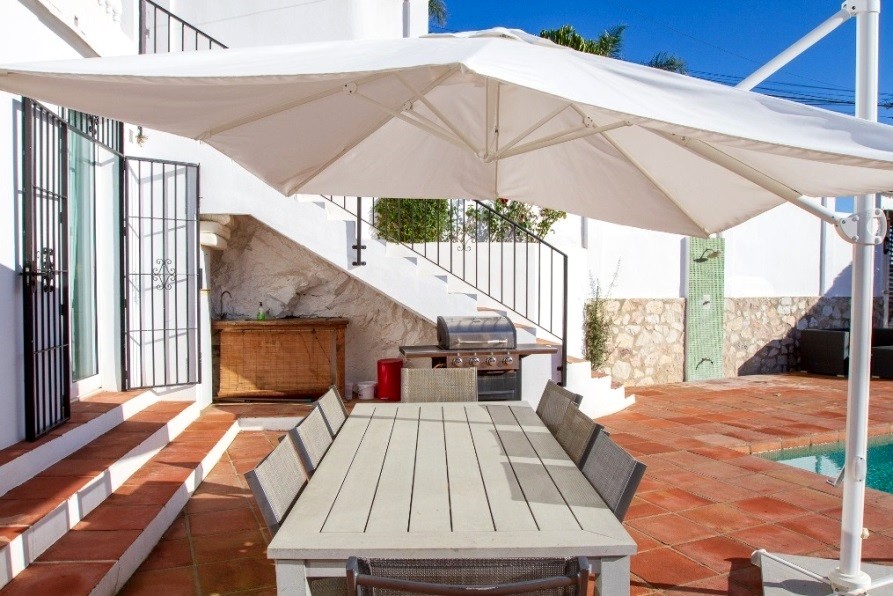 Casa de 5 Dormitorios y 3 Baños en venta en Arroyo de la Miel, Benalmádena