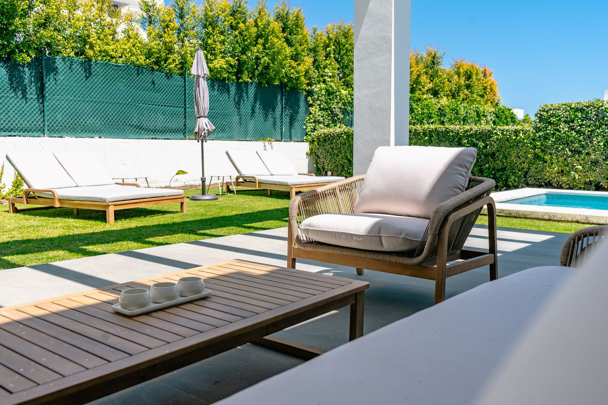 Casa de 4 Dormitorios en venta en Cancelada, Estepona