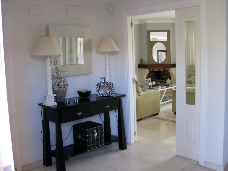 Casa Adosada de 5 Dormitorios y 6 Baños en venta en Río Real, Marbella