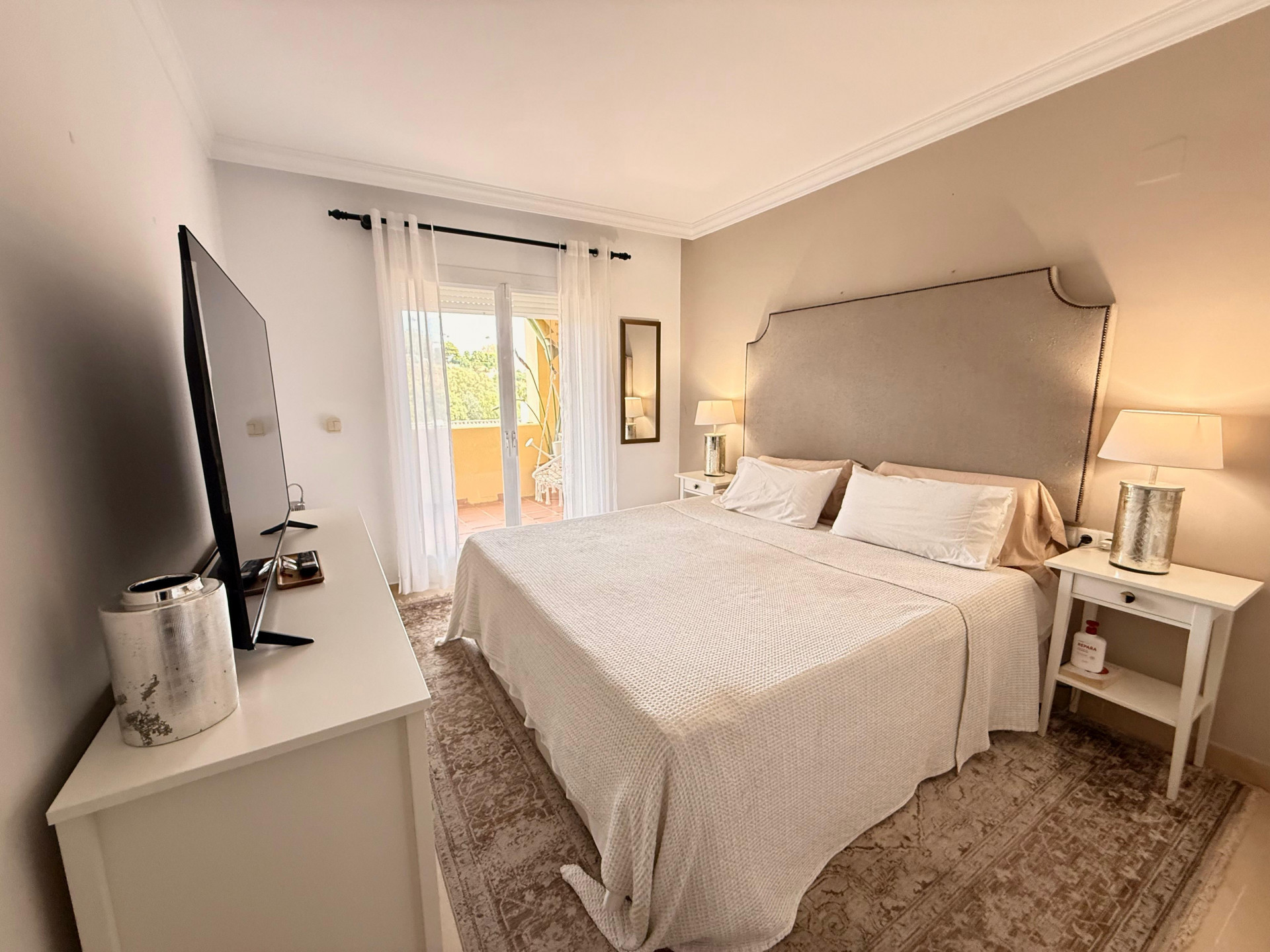 Piso de 2 Dormitorios en venta en La Quinta, Benahavís
