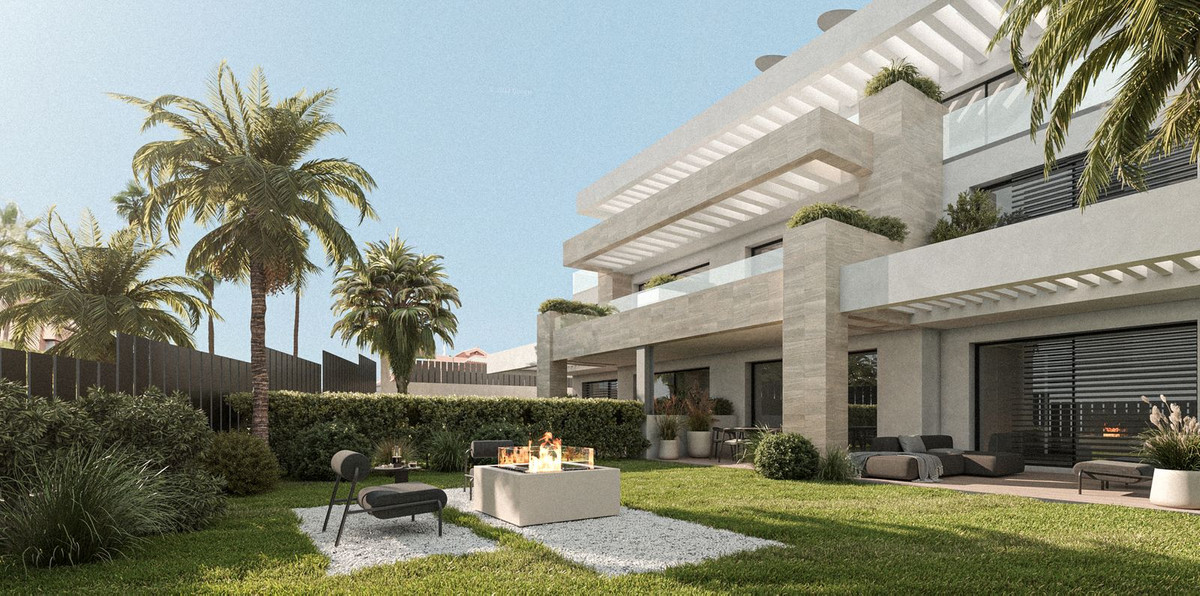 Piso de 2 Dormitorios y 3 Baños en venta en Estepona
