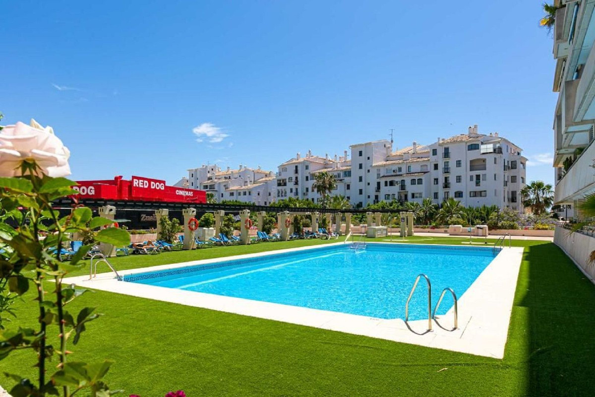 Piso de 2 Dormitorios en venta en Puerto Banús