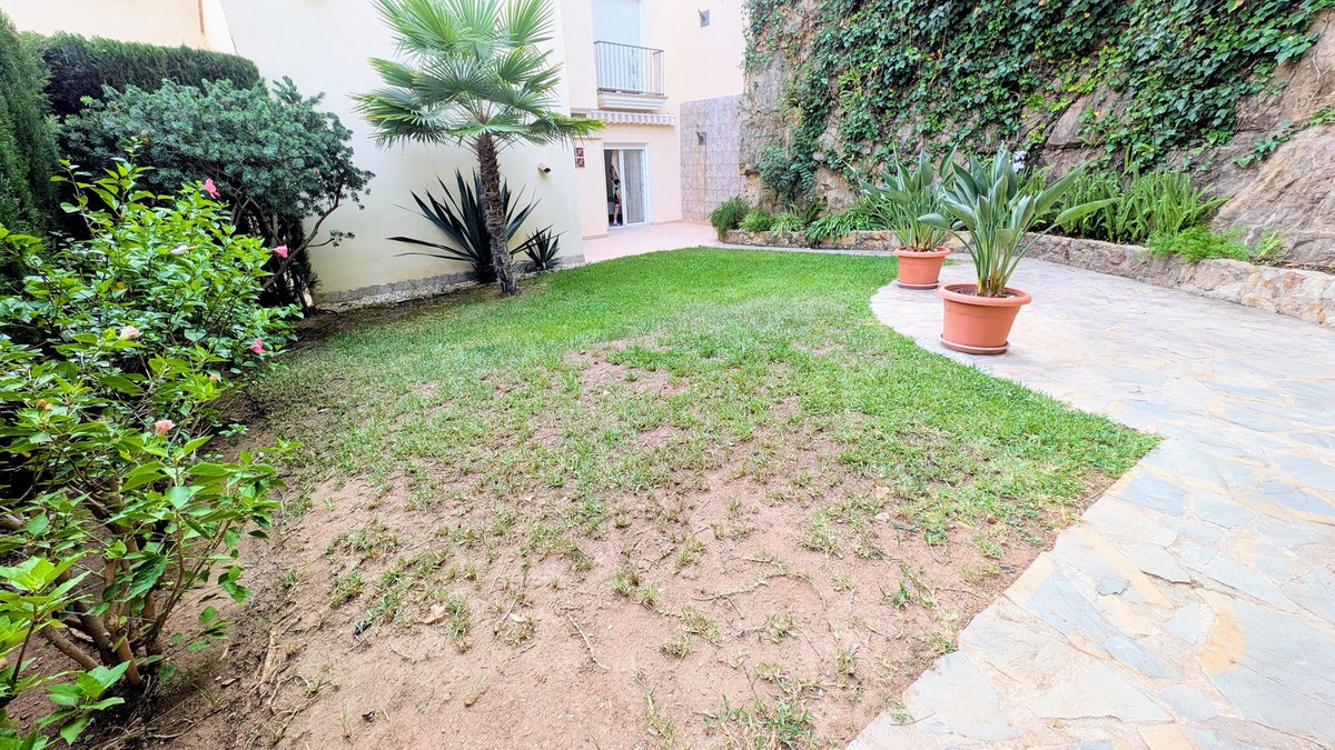 Piso de 2 Dormitorios y 2 Baños en venta en Benahavís
