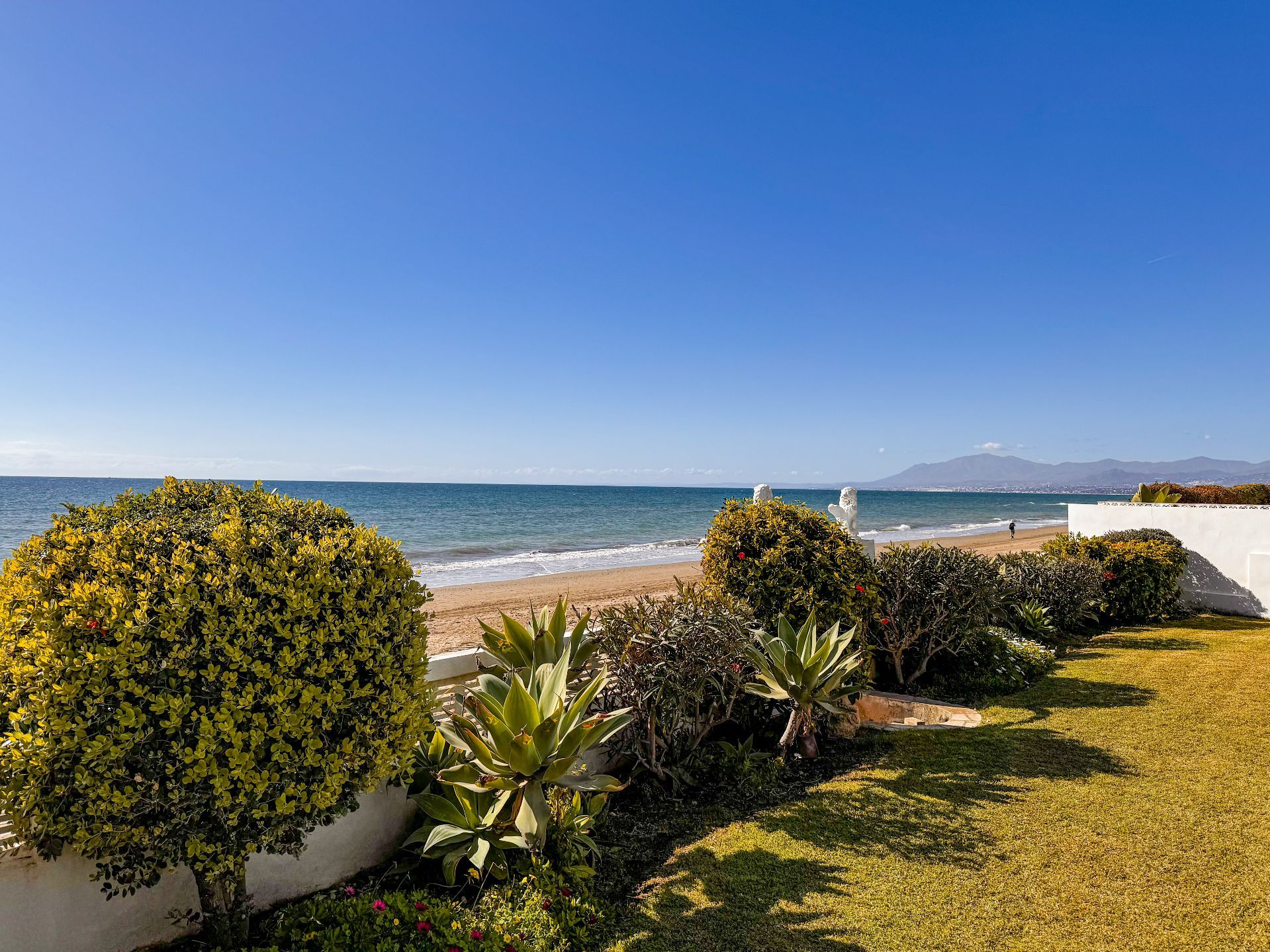 Casa de 2 Dormitorios en venta en El Rosario, Marbella