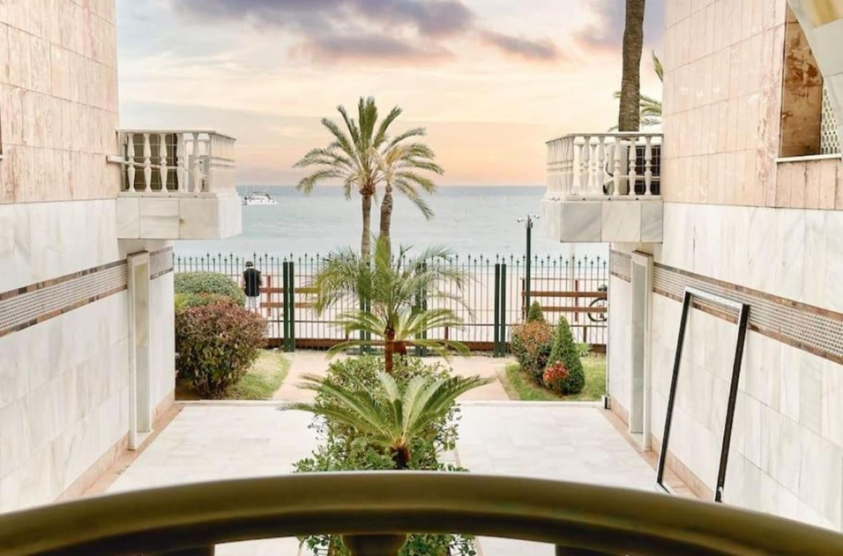 Piso de 5 Dormitorios en venta en Puerto Banús