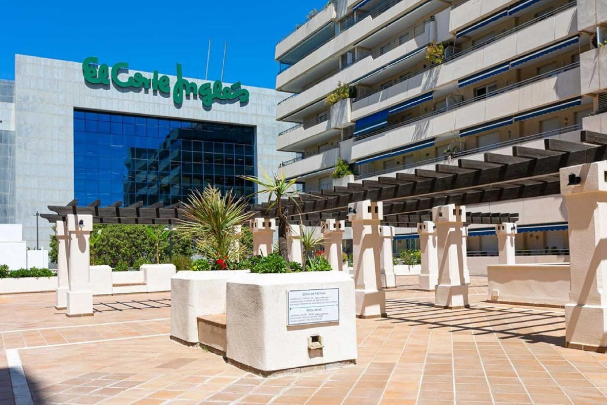 Piso de 2 Dormitorios en venta en Puerto Banús