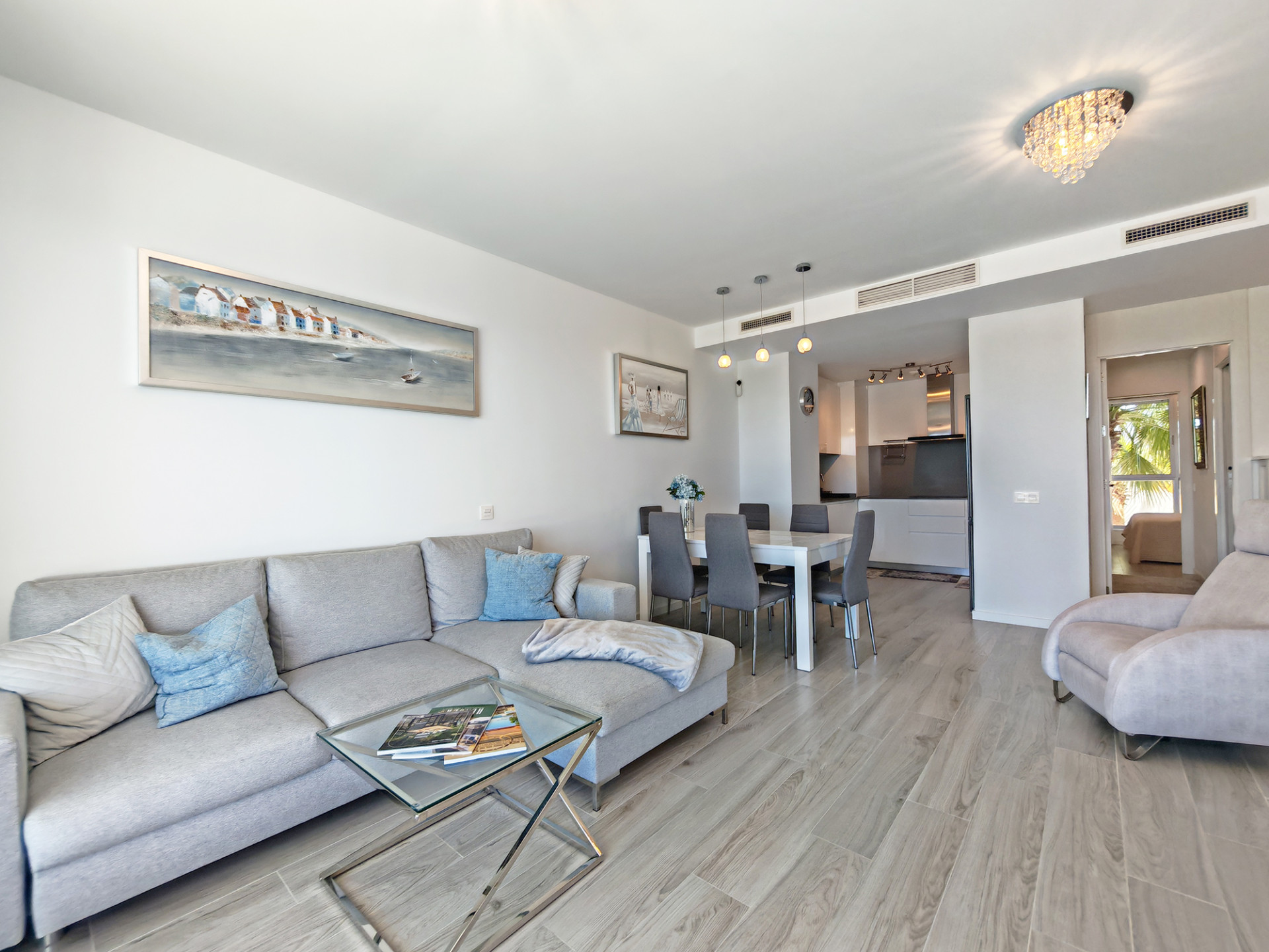 Piso de 3 Dormitorios y 2 Baños en venta en Cancelada, Estepona