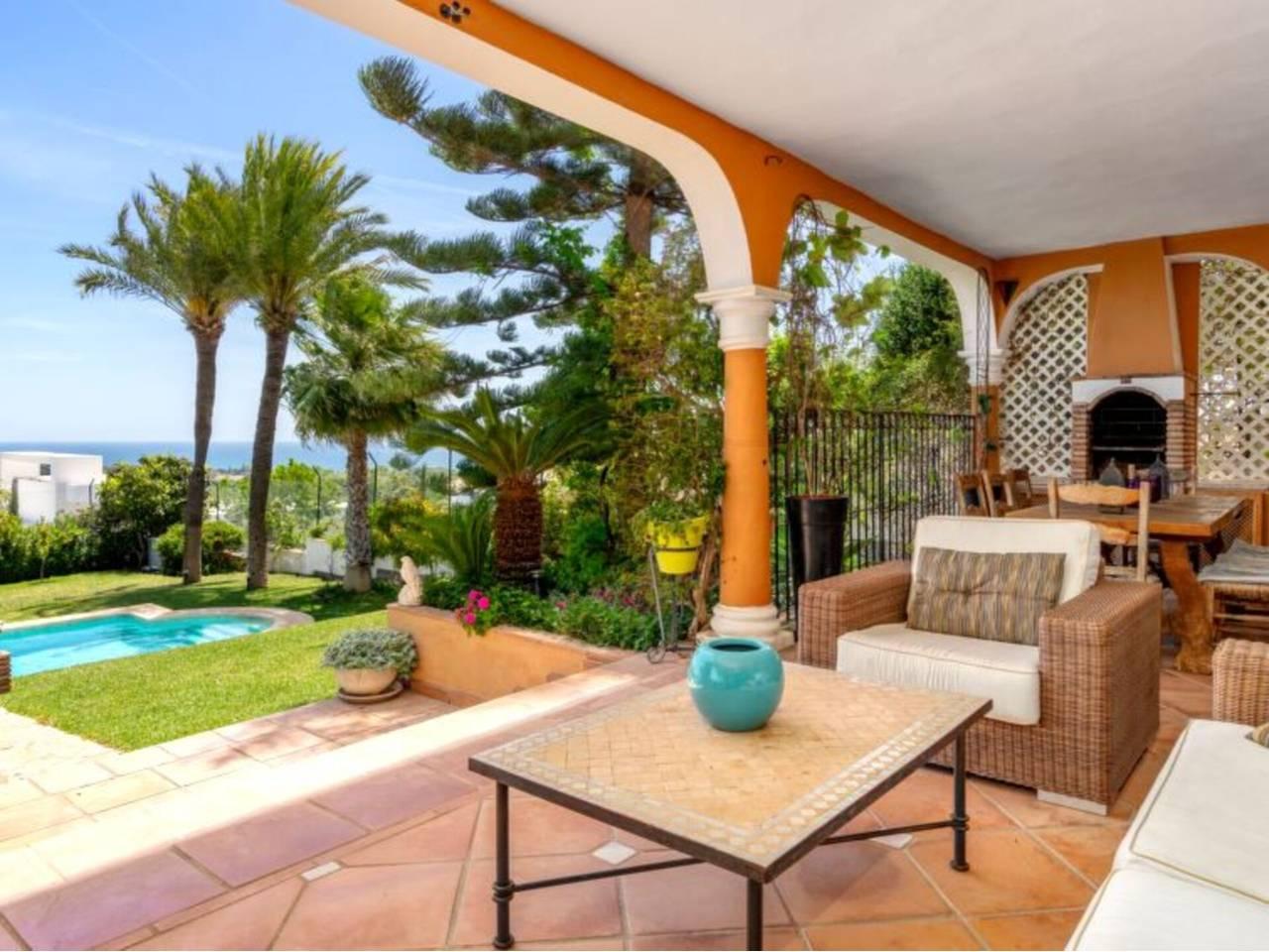 Casa Adosada de 4 Dormitorios en venta en Benahavís Pueblo