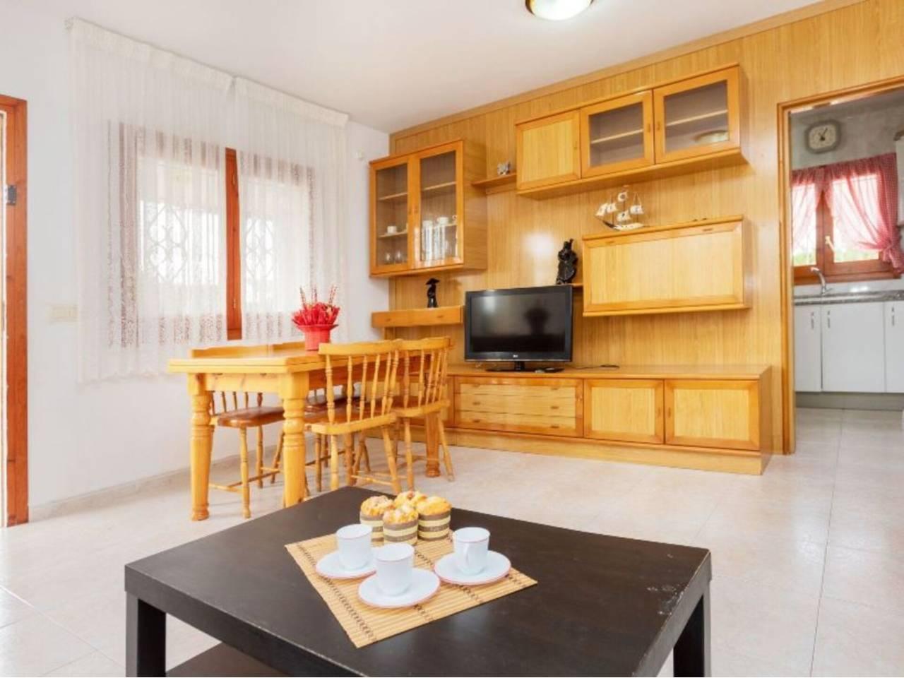 Casa Adosada de 3 Dormitorios y 1 Baño en venta en L'Ametlla de Mar