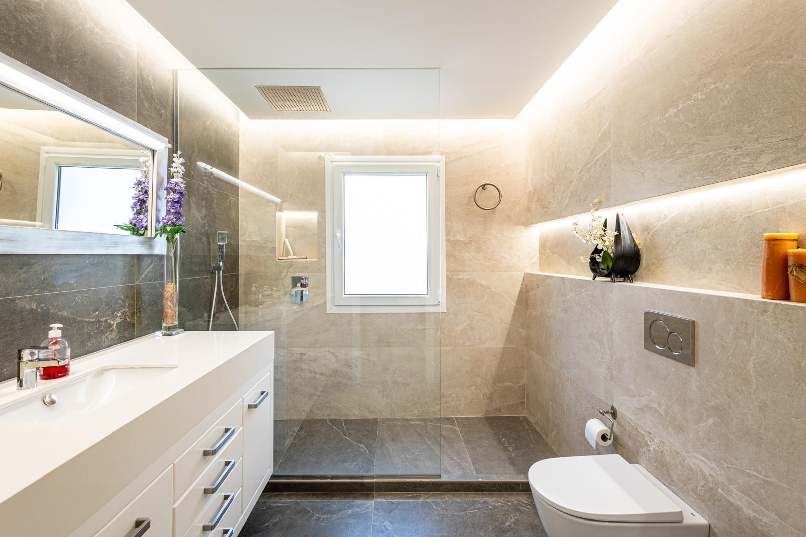 Casa de 3 Dormitorios y 3 Baños en alquiler en Marbella Centro
