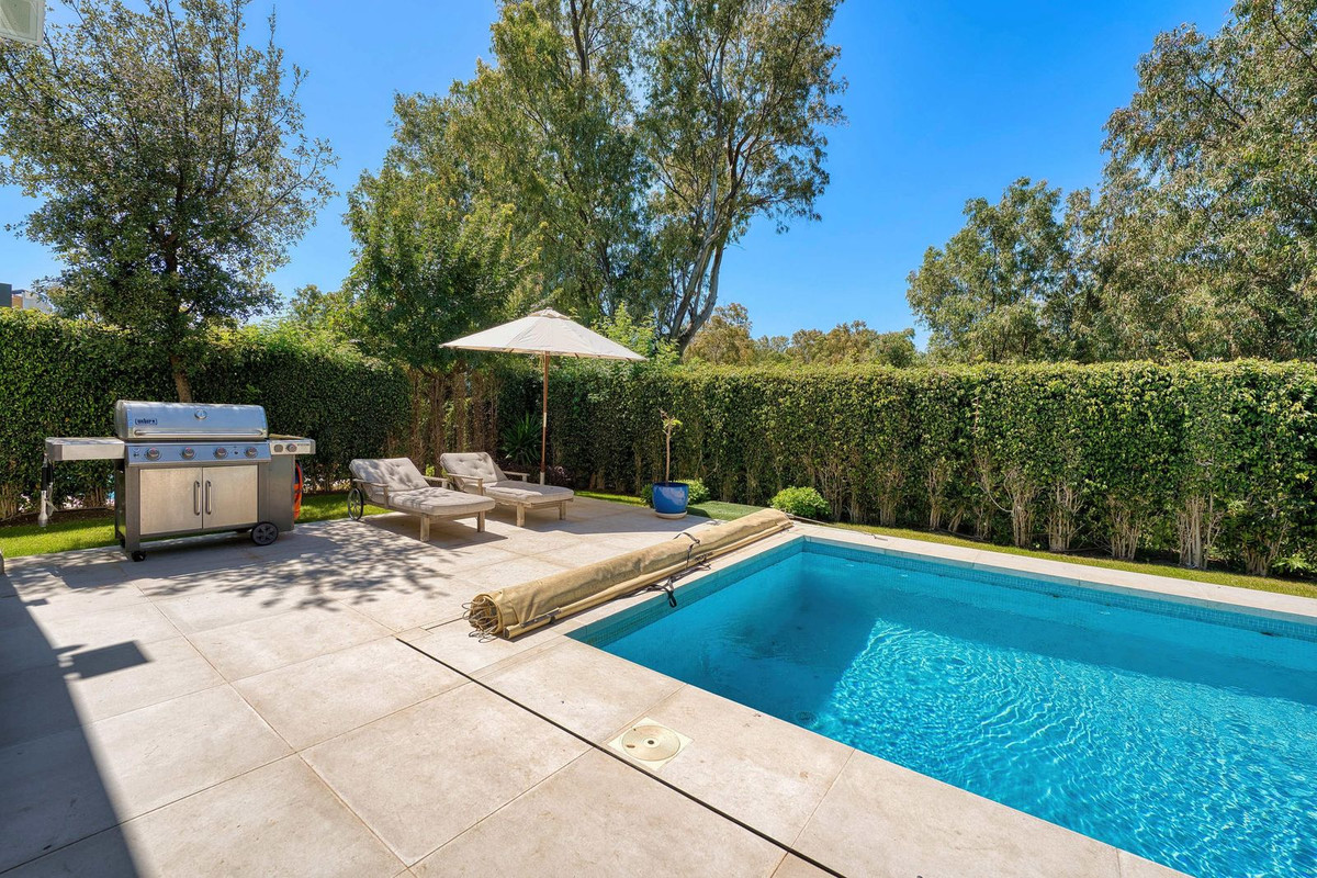 Casa de 4 Dormitorios en venta en Atalaya, Estepona