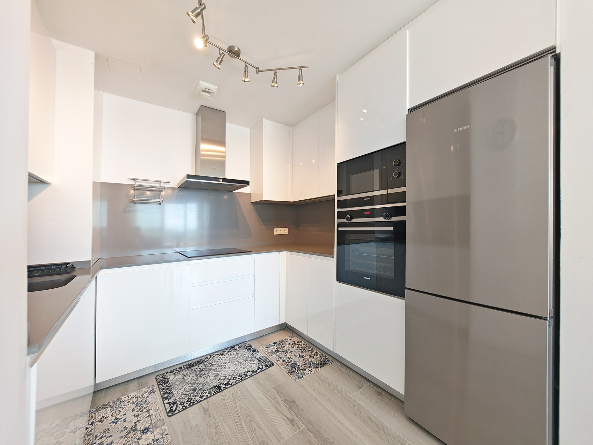 Piso de 3 Dormitorios y 2 Baños en venta en Cancelada, Estepona