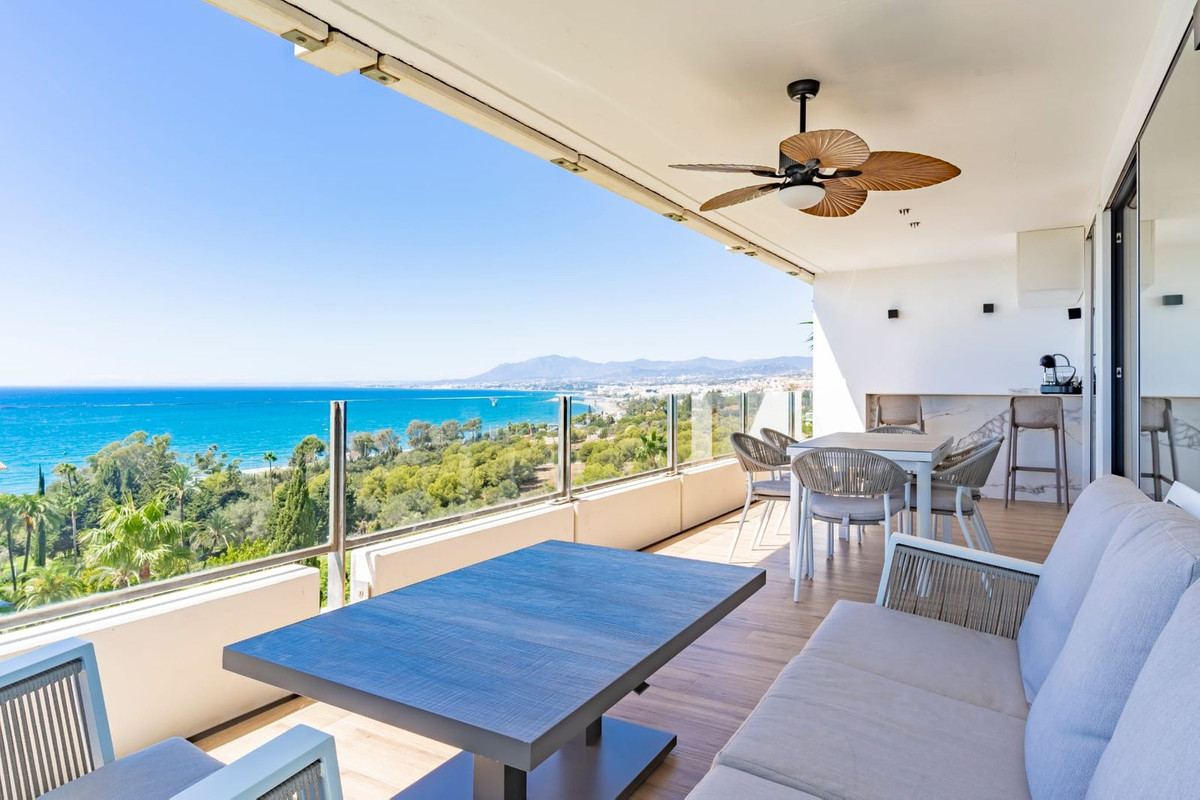Piso de 3 Dormitorios y 2 Baños en venta en Marbella