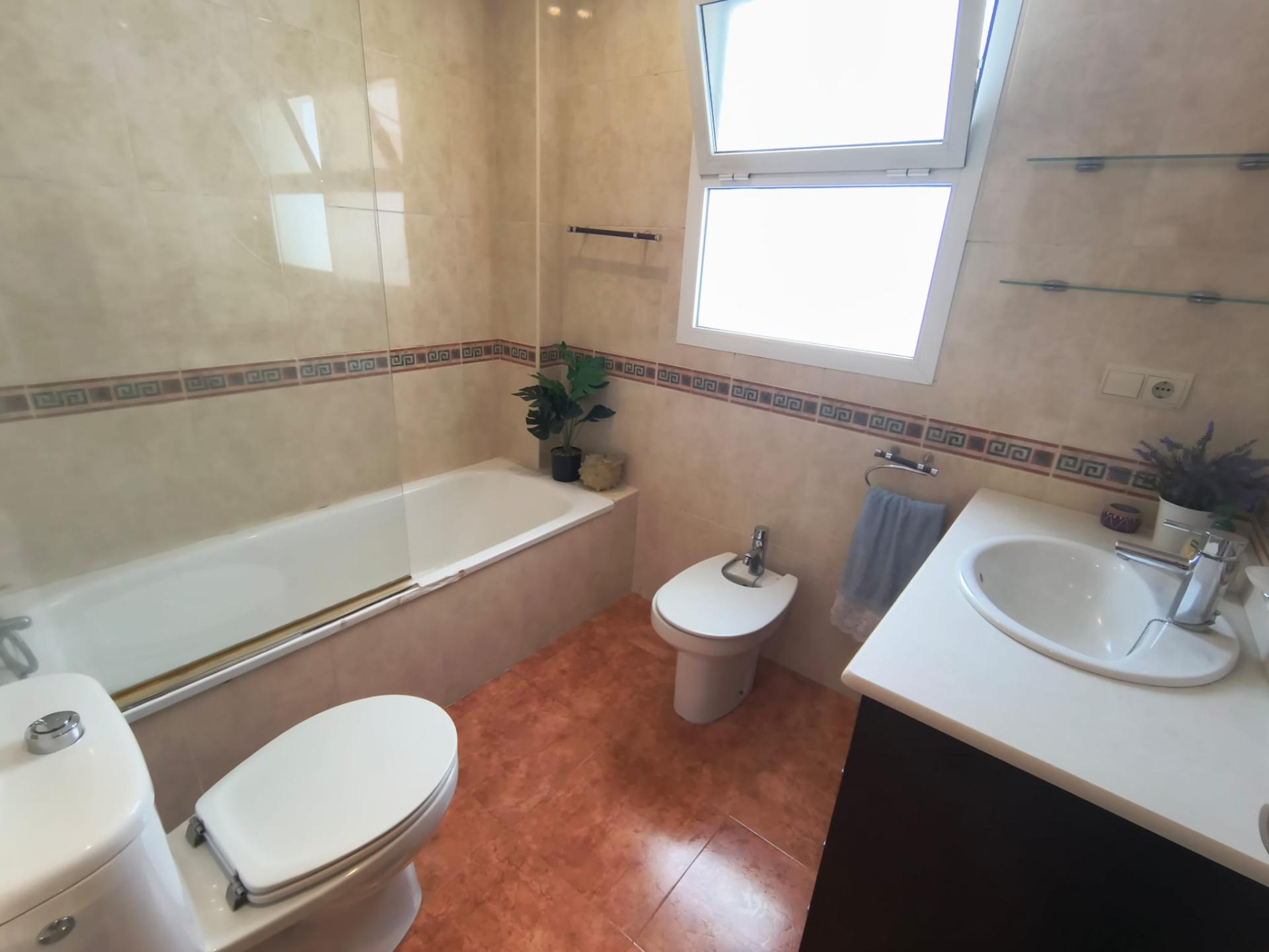 Piso de 2 Dormitorios y 1 Baño en venta en Fuengirola Centro