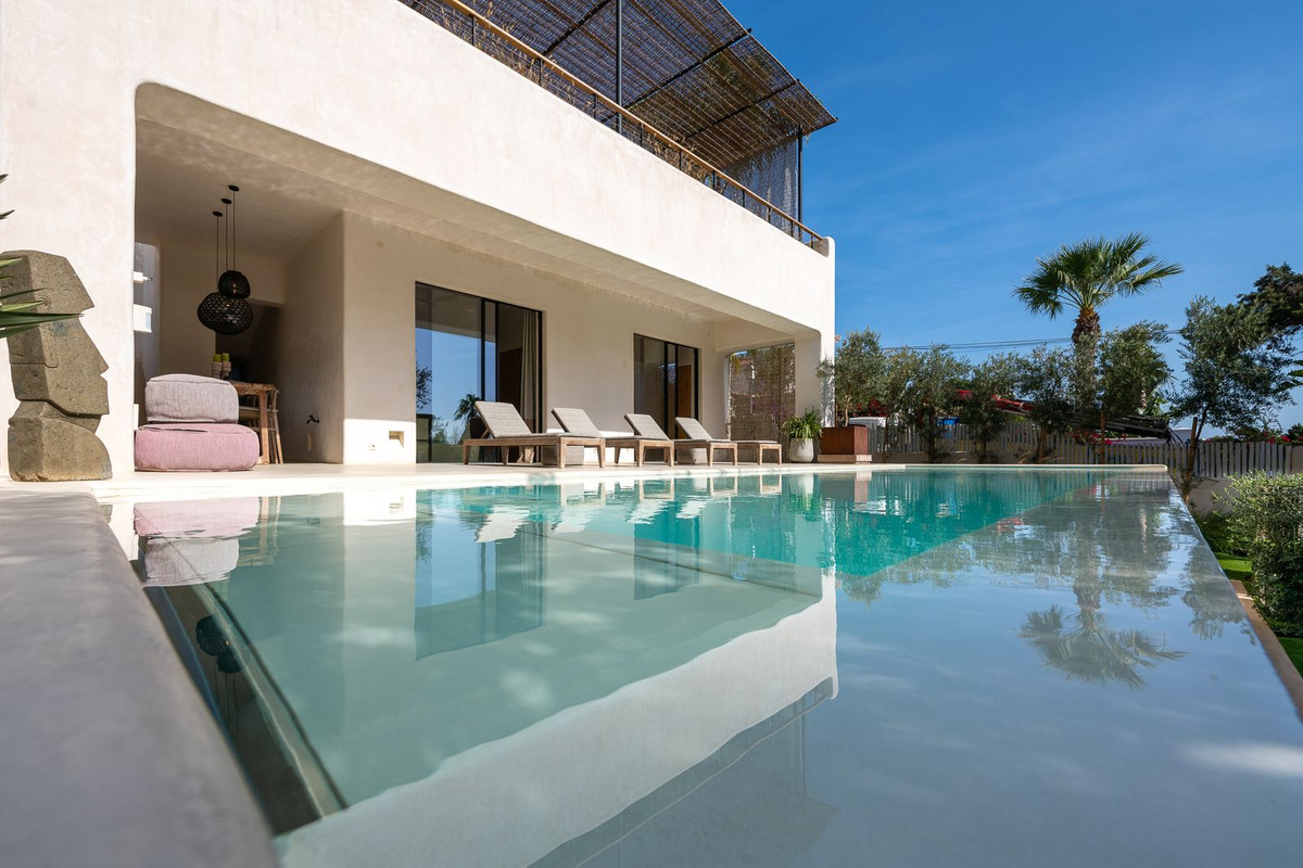 Casa de 4 Dormitorios en venta en Marbesa, Marbella