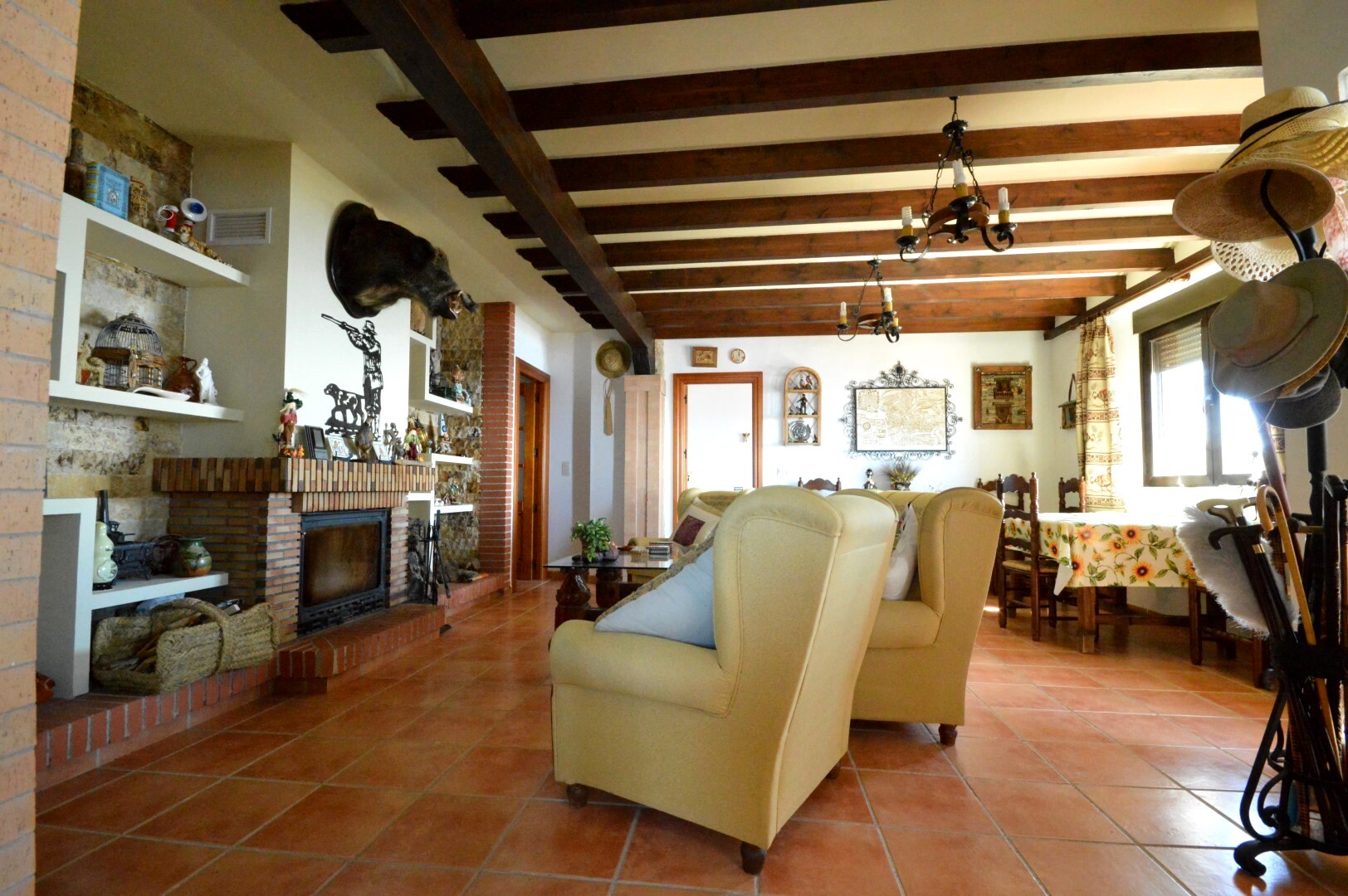Finca de 6 Dormitorios y 3 Baños en venta en Lecrín