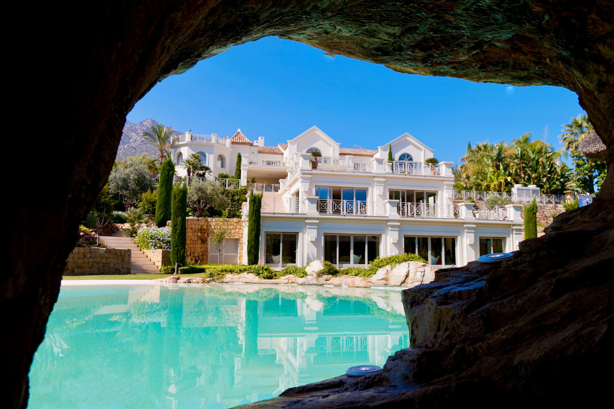 10 Slaapk. - Villa te koop in Sierra Blanca, Marbella