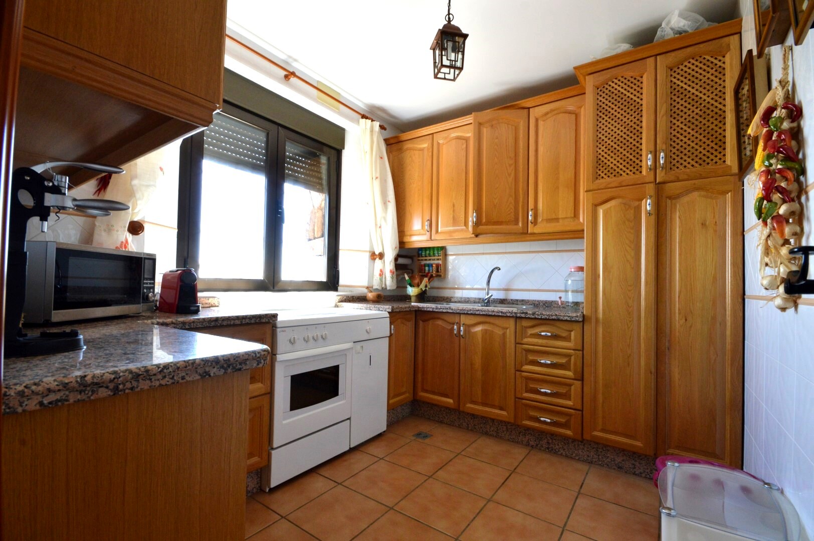 Finca de 6 Dormitorios y 3 Baños en venta en Lecrín