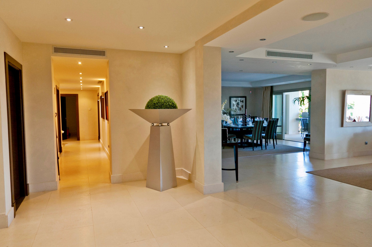 10 Slaapk. - Villa te koop in Sierra Blanca, Marbella