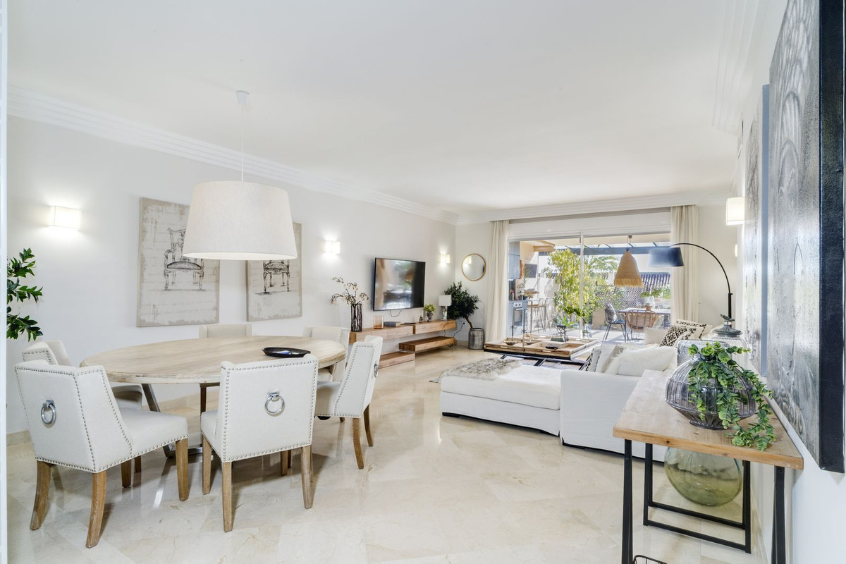 Piso de 2 Dormitorios en alquiler vacacional en Nueva Andalucía, Marbella