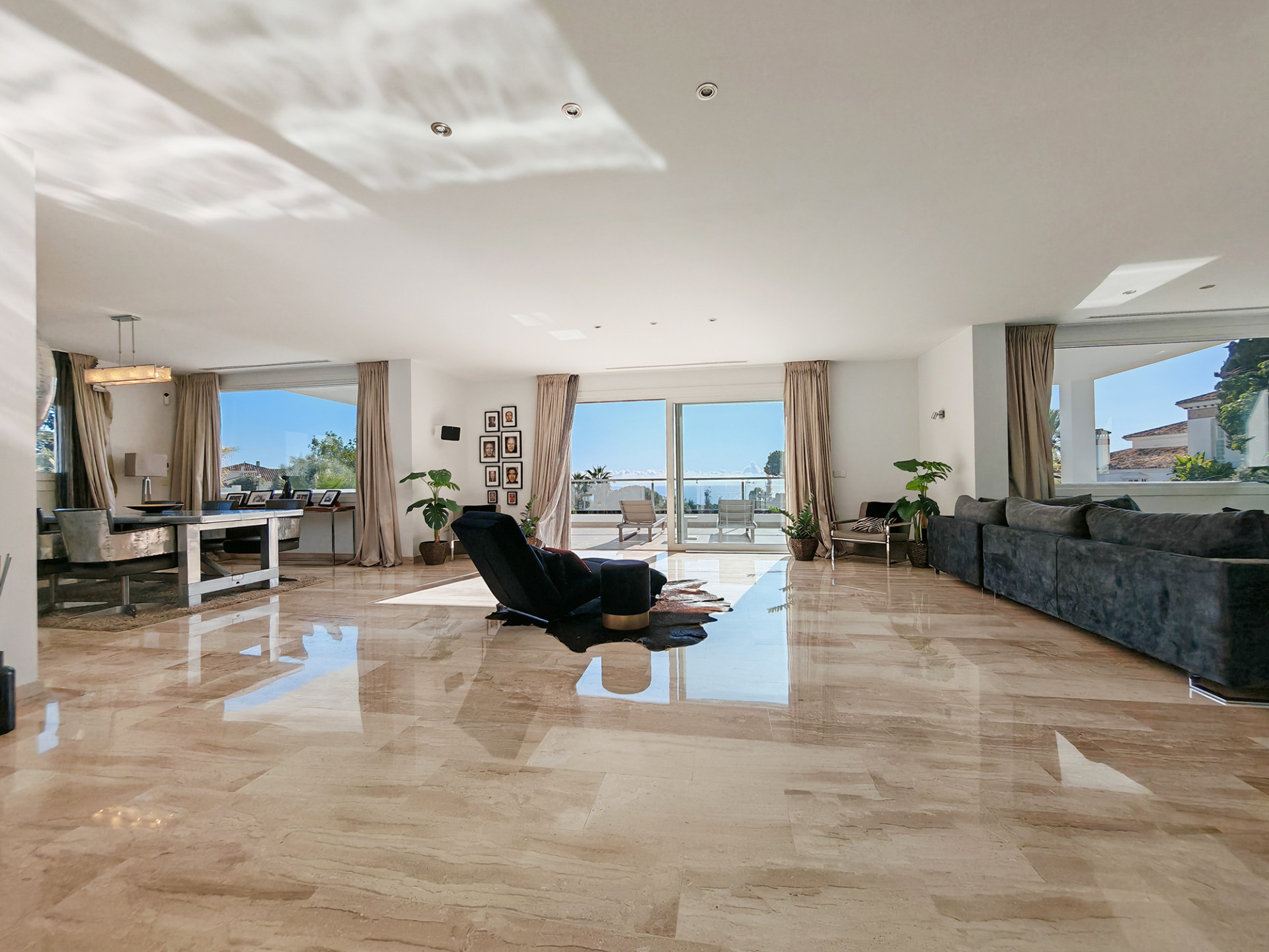 6 спални, 5 бани - Вила за продажба в El Rosario, Marbella